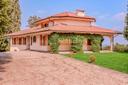 Splendida villa con vista lago, in vendita, Nebbiuno | Sotheby’s Realty Italy - 3