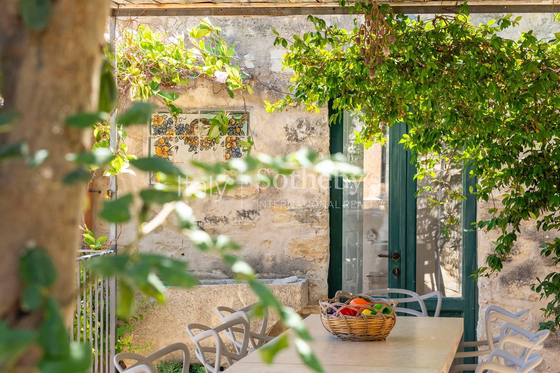 Proprietà di charme con vista mozzafiato su Scicli - 2