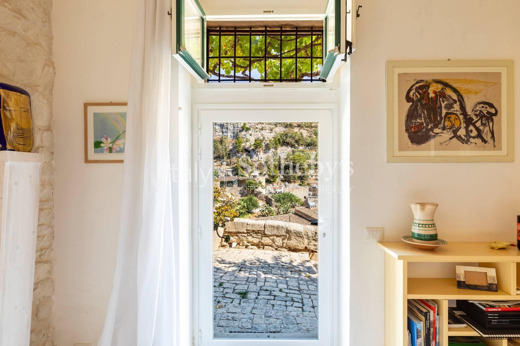 Proprietà di charme con vista mozzafiato su Scicli - 4