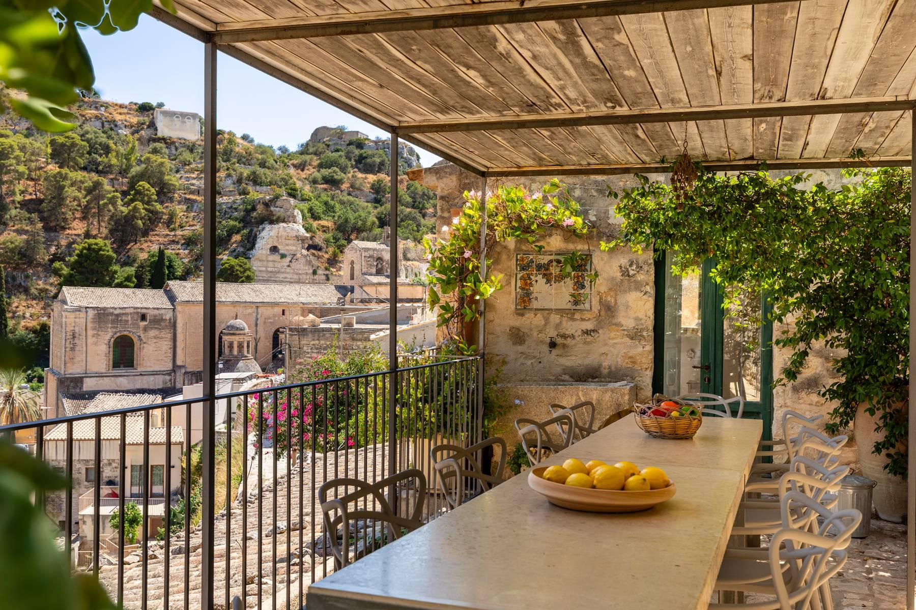 Proprietà di charme con vista mozzafiato su Scicli - 1