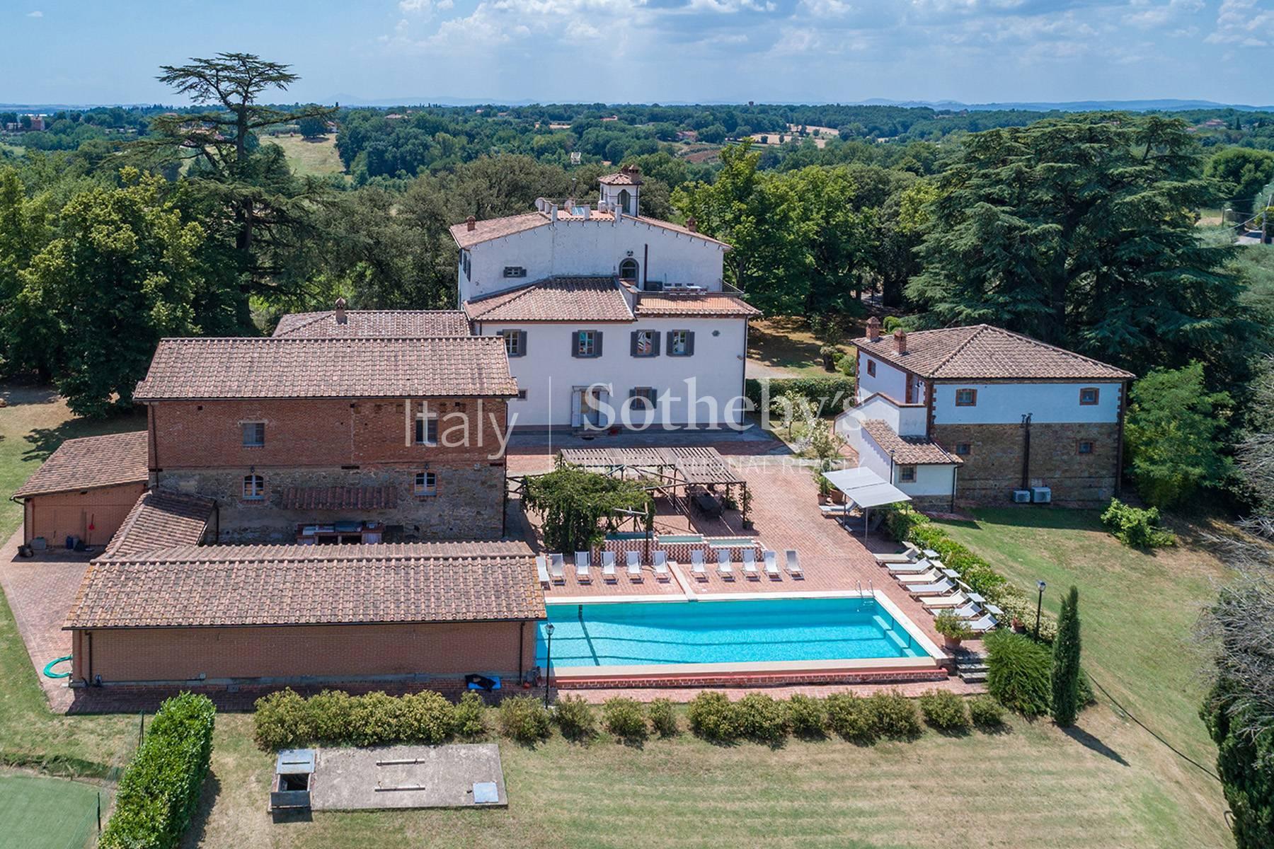 Villa ristrutturata  con piscina nella campagna toscana, in vendita, Monte San Savino | Sotheby’s Realty Italy - 2