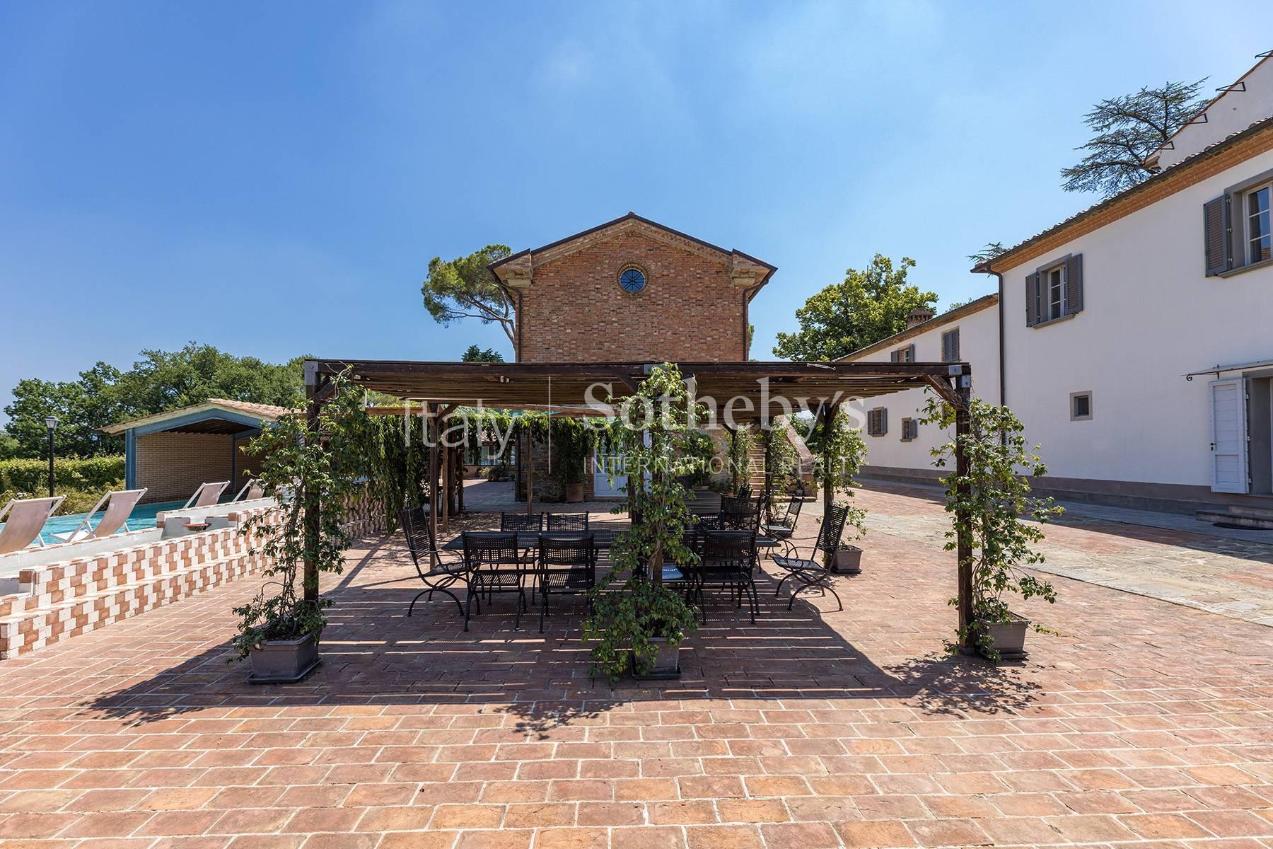 Villa ristrutturata  con piscina nella campagna toscana, in vendita, Monte San Savino | Sotheby’s Realty Italy - 8