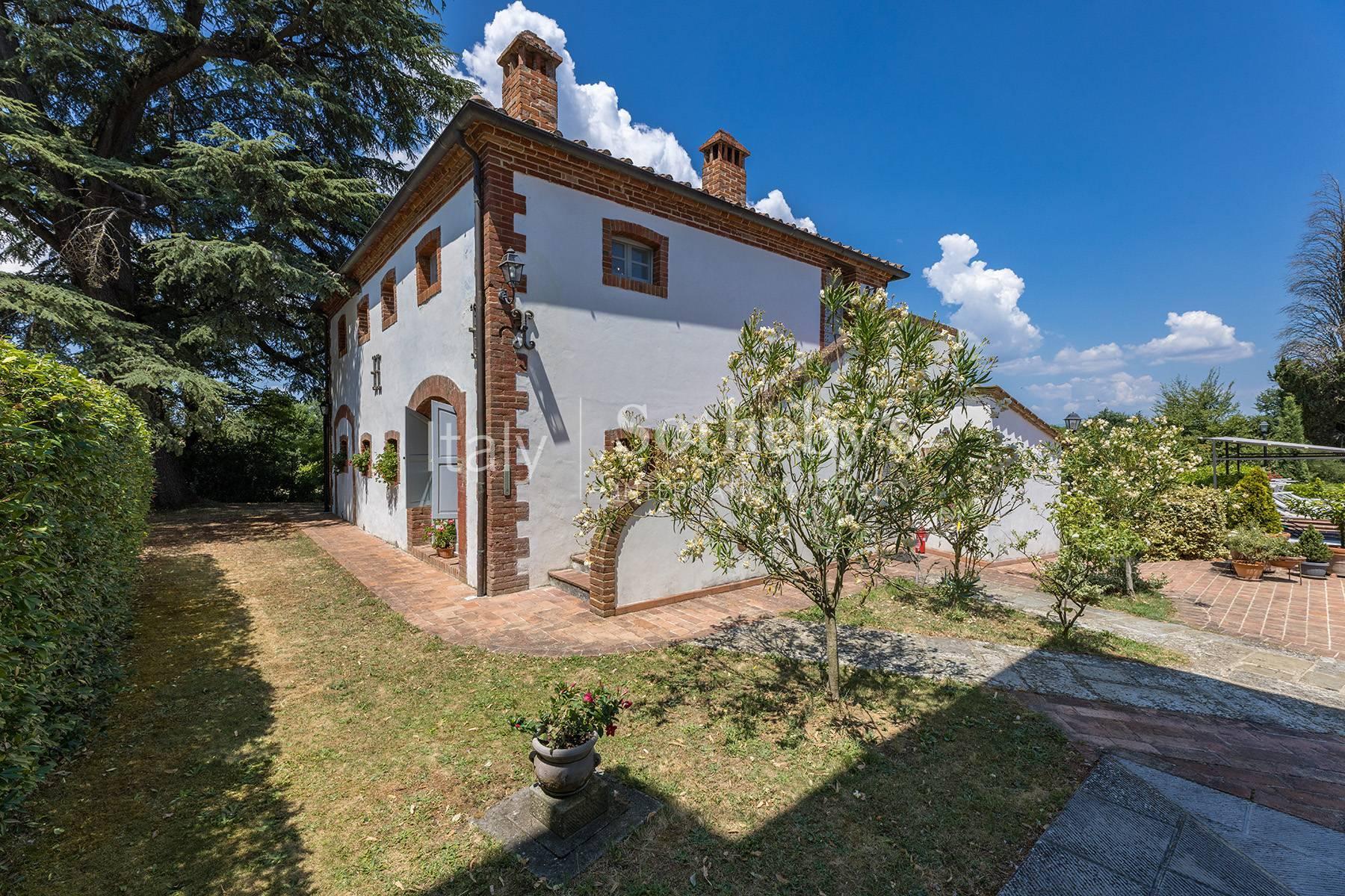 Villa ristrutturata  con piscina nella campagna toscana, in vendita, Monte San Savino | Sotheby’s Realty Italy - 14