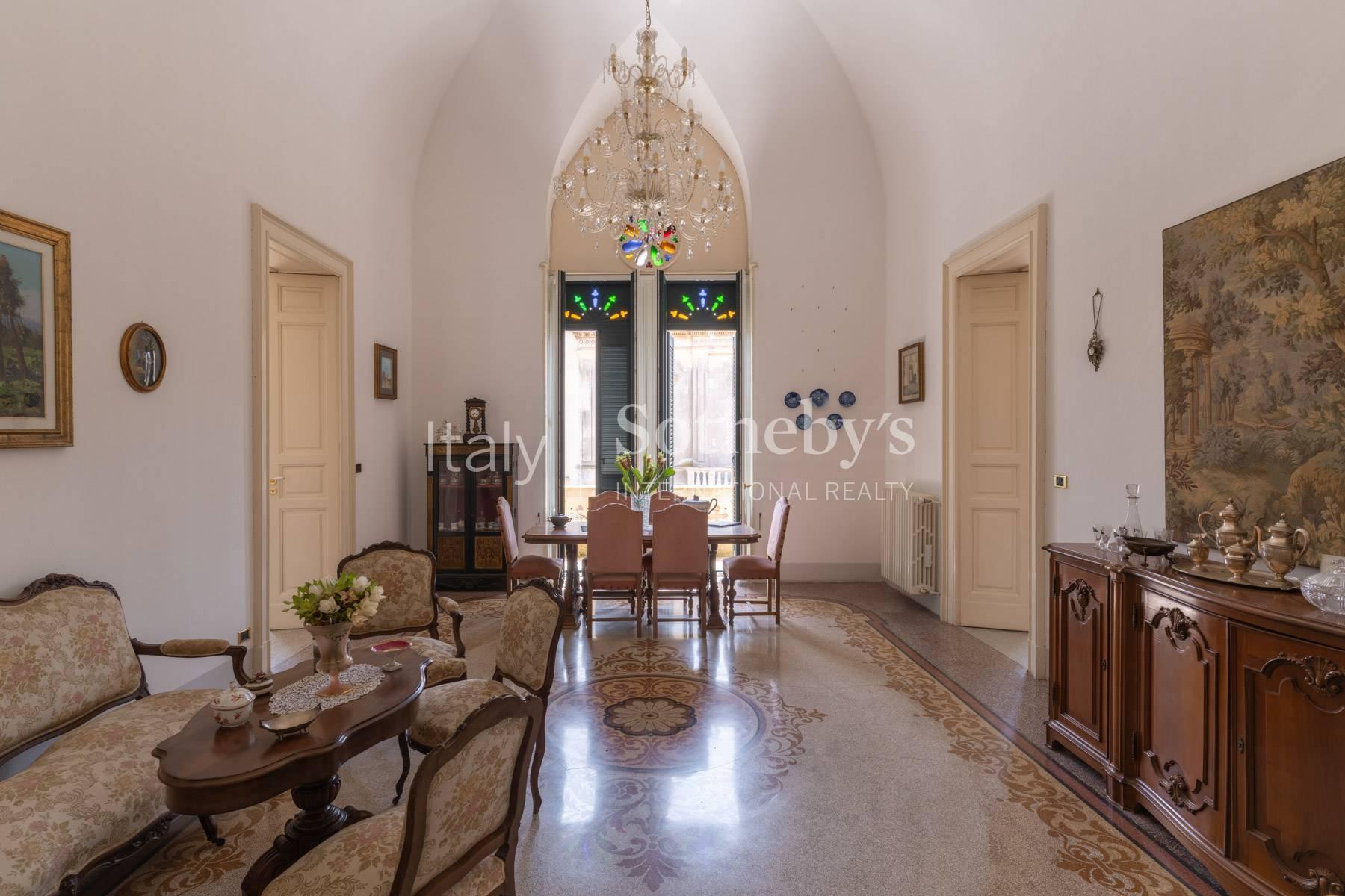 Prestigious historic palace in the heart of the historic town center. - 7