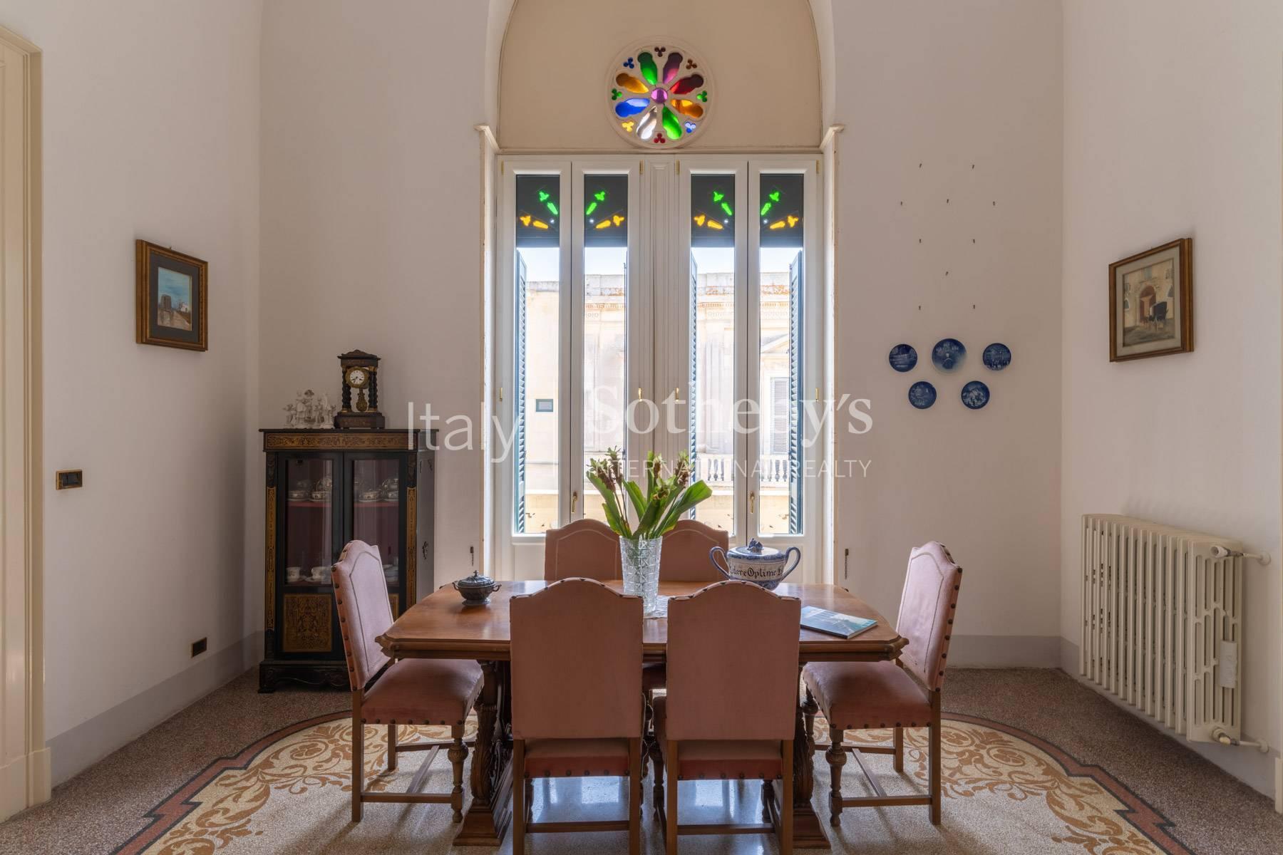 Prestigious historic palace in the heart of the historic town center. - 8