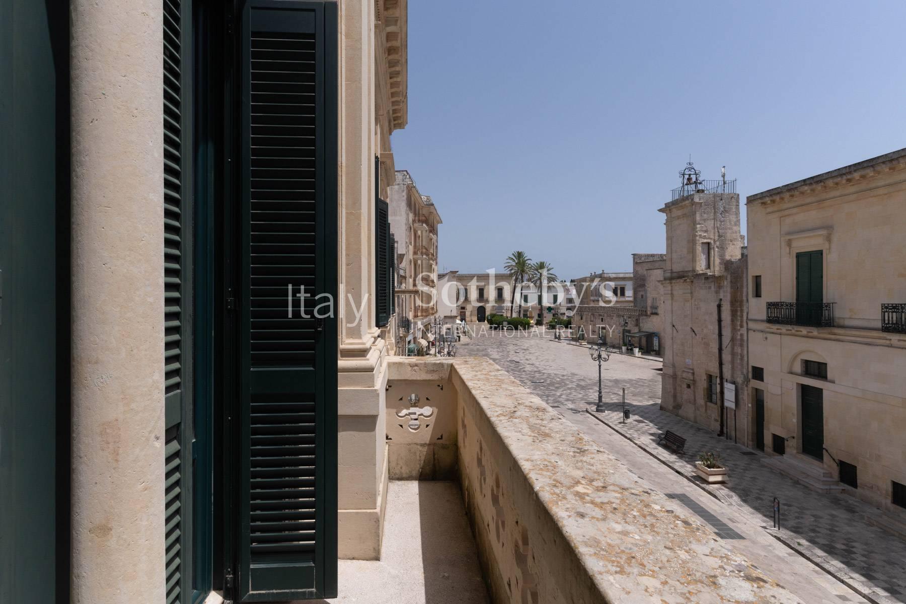 Prestigious historic palace in the heart of the historic town center. - 3