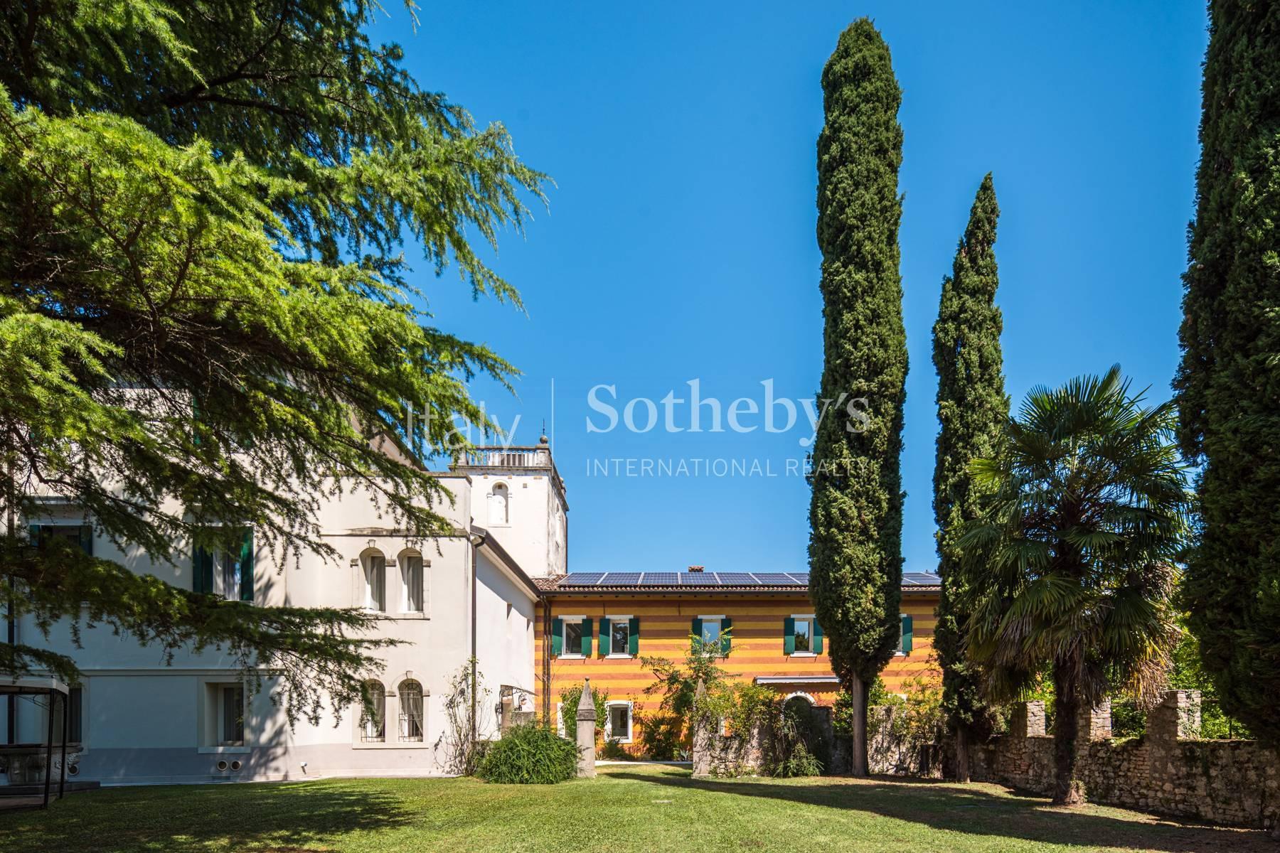 Residenza nobiliare con parco e barchessa - 2
