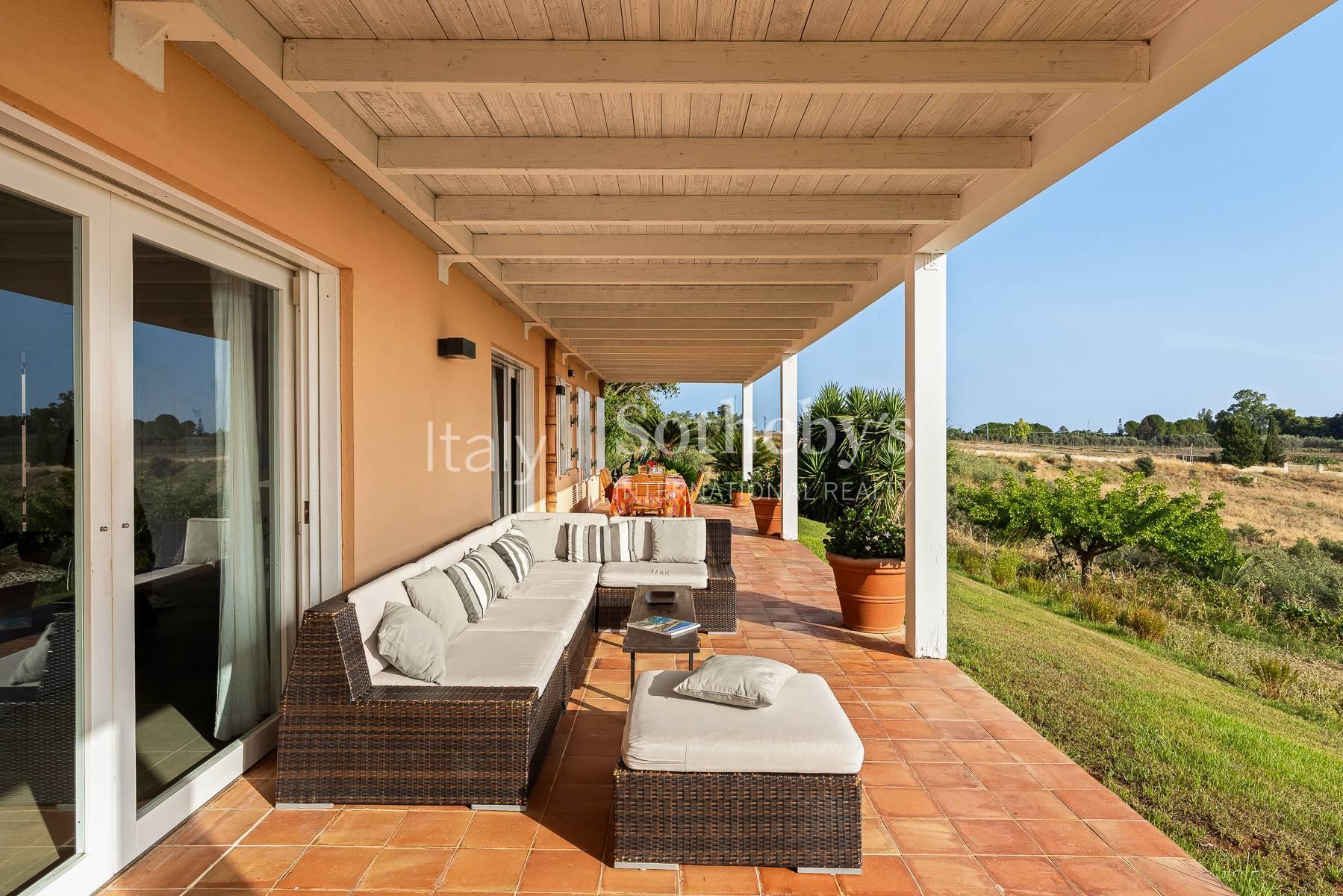 Splendida villa immersa nella campagna e affacciata sul mare - 8