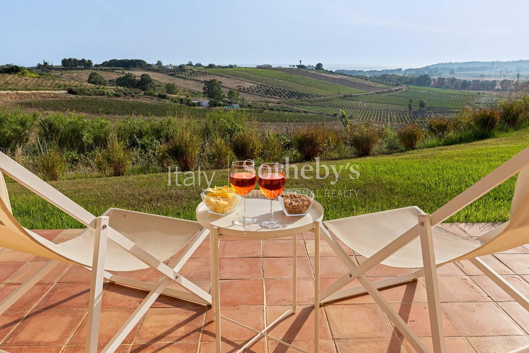 Splendida villa immersa nella campagna e affacciata sul mare - 5