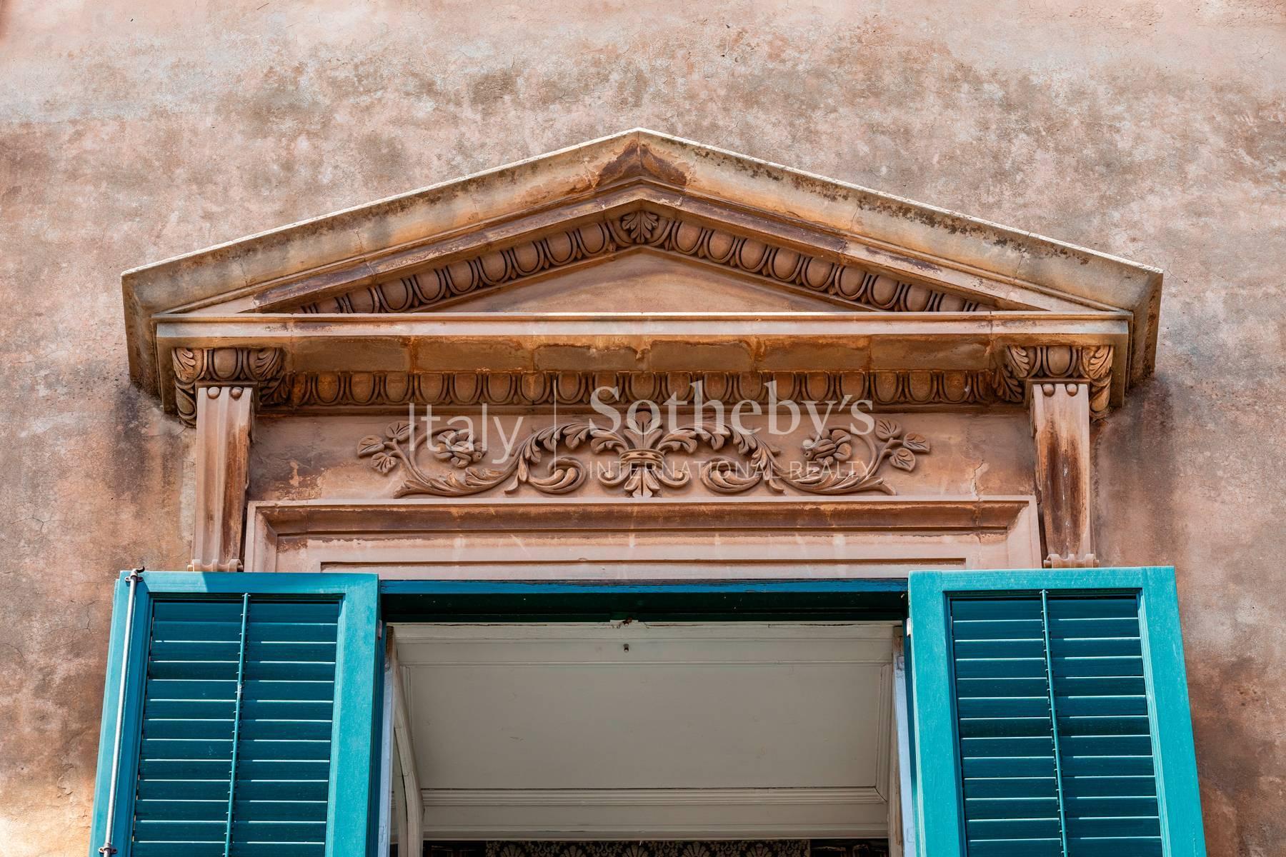A prestigious 19th-century palace in Ragusa's historic center - 4