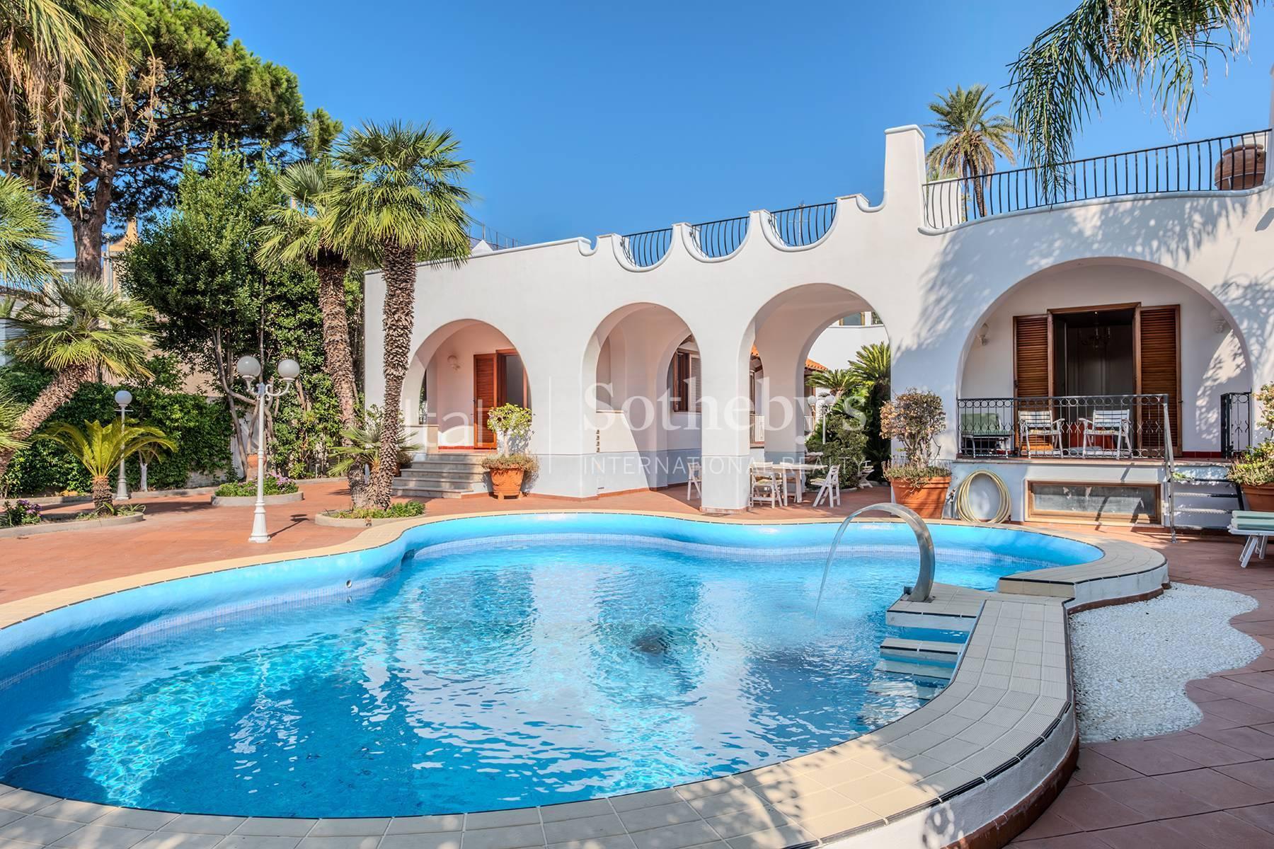 Prestigious villa with swimming pool in the heart of Forio - 5