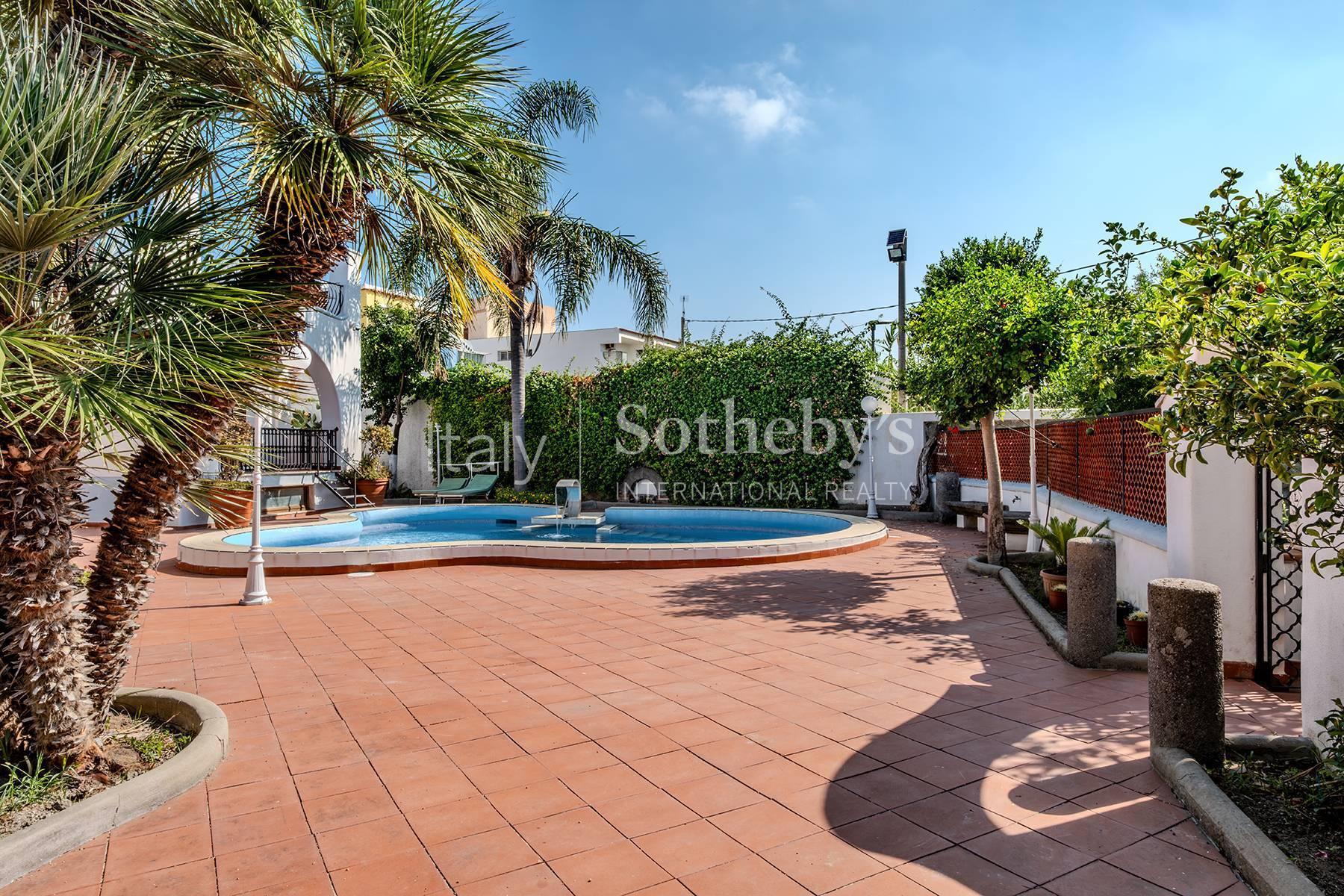 Villa di prestigio con piscina nel centro di Forio, in vendita, Forio | Sotheby’s Realty Italy - 18