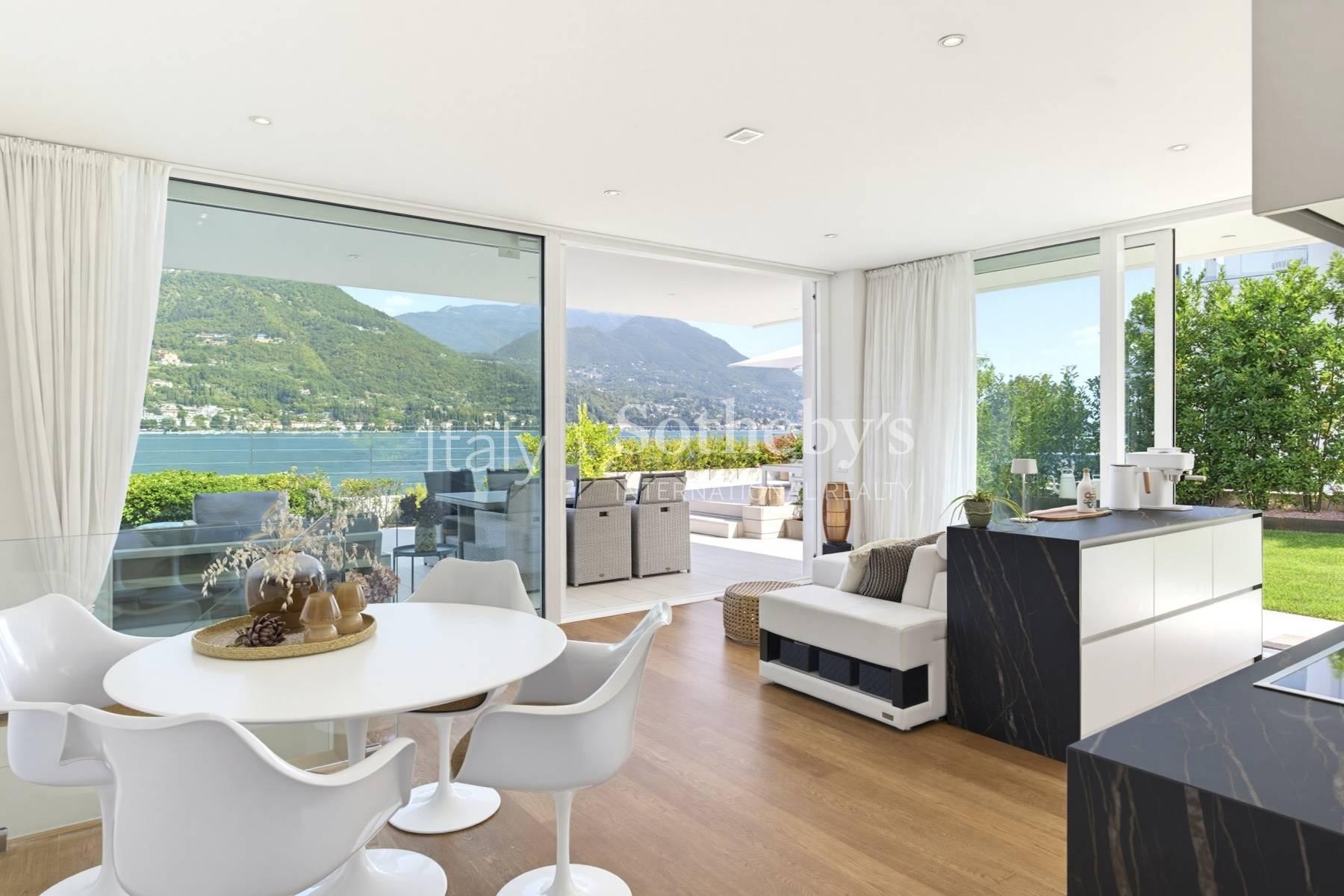 Appartamento fronte lago con giardino privato - 2