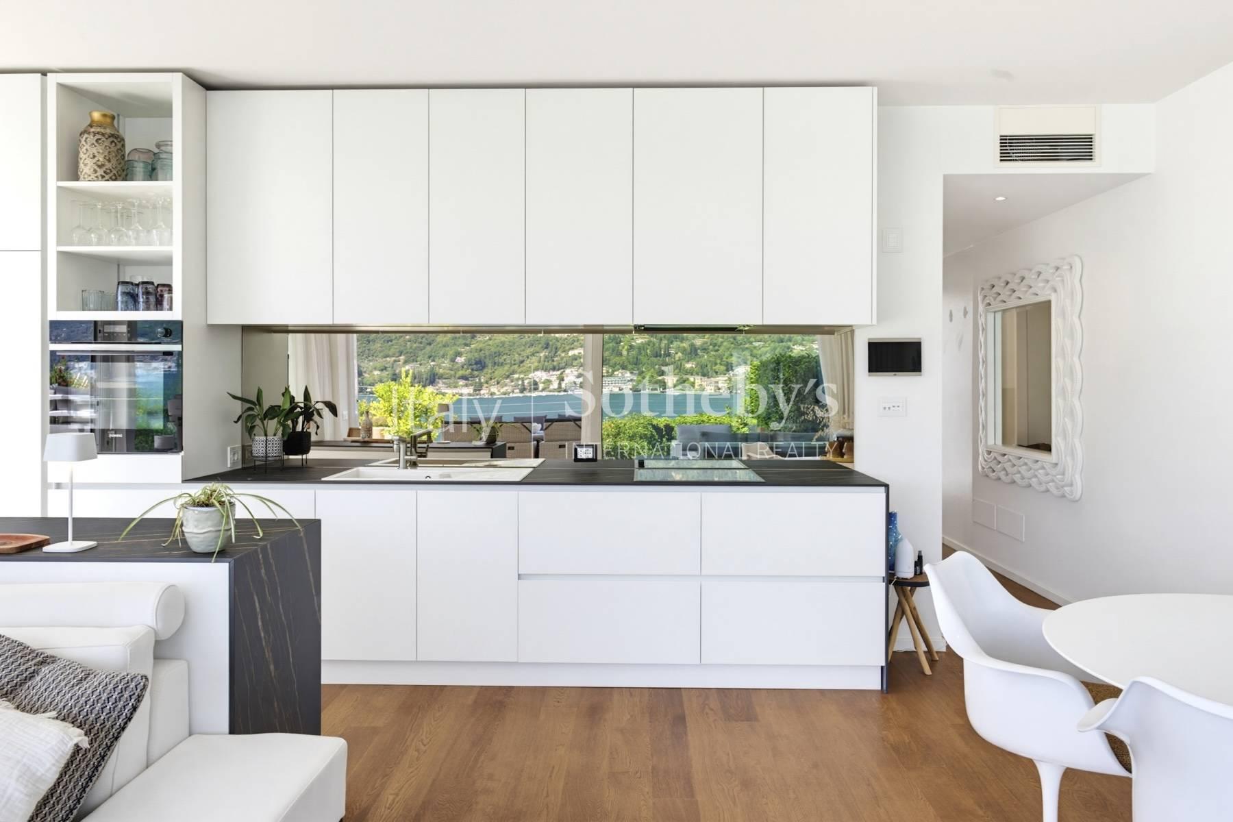 Appartamento fronte lago con giardino privato - 4