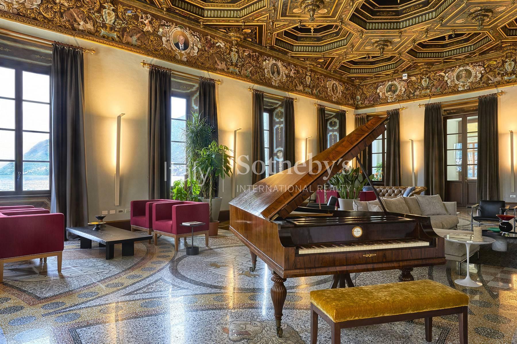 Waterfalls - The intimacy and space of a private luxury home, coupled with 5 star service - 2