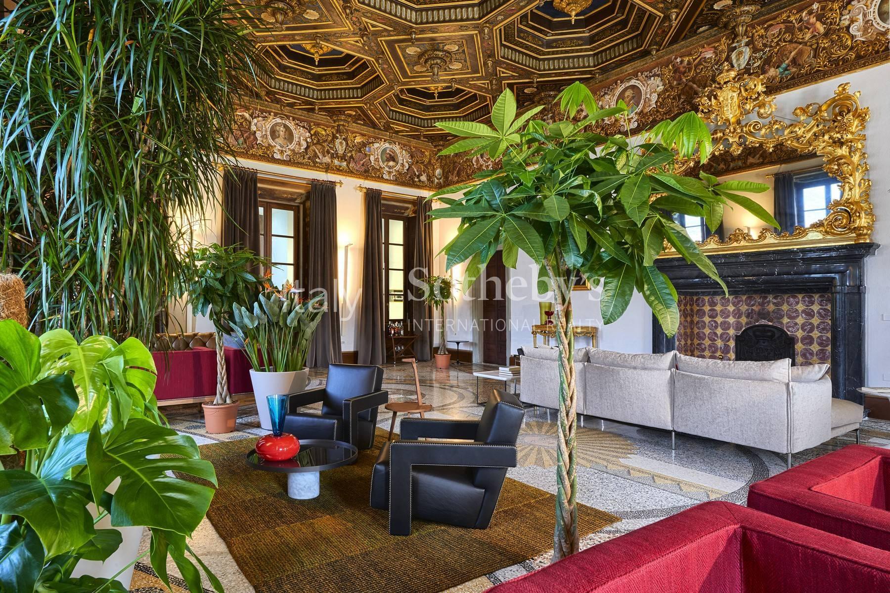 Waterfalls - The intimacy and space of a private luxury home, coupled with 5 star service - 4