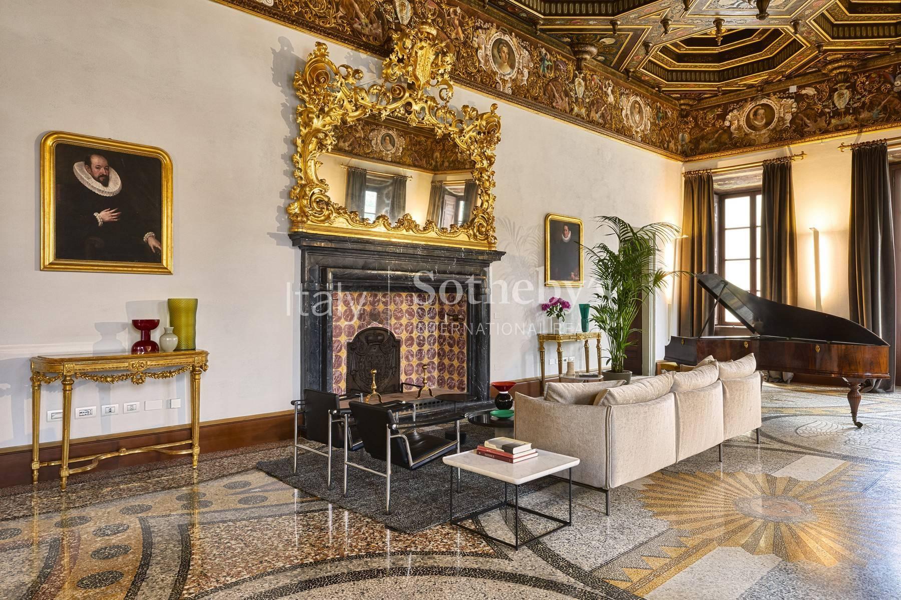 Waterfalls - The intimacy and space of a private luxury home, coupled with 5 star service - 6