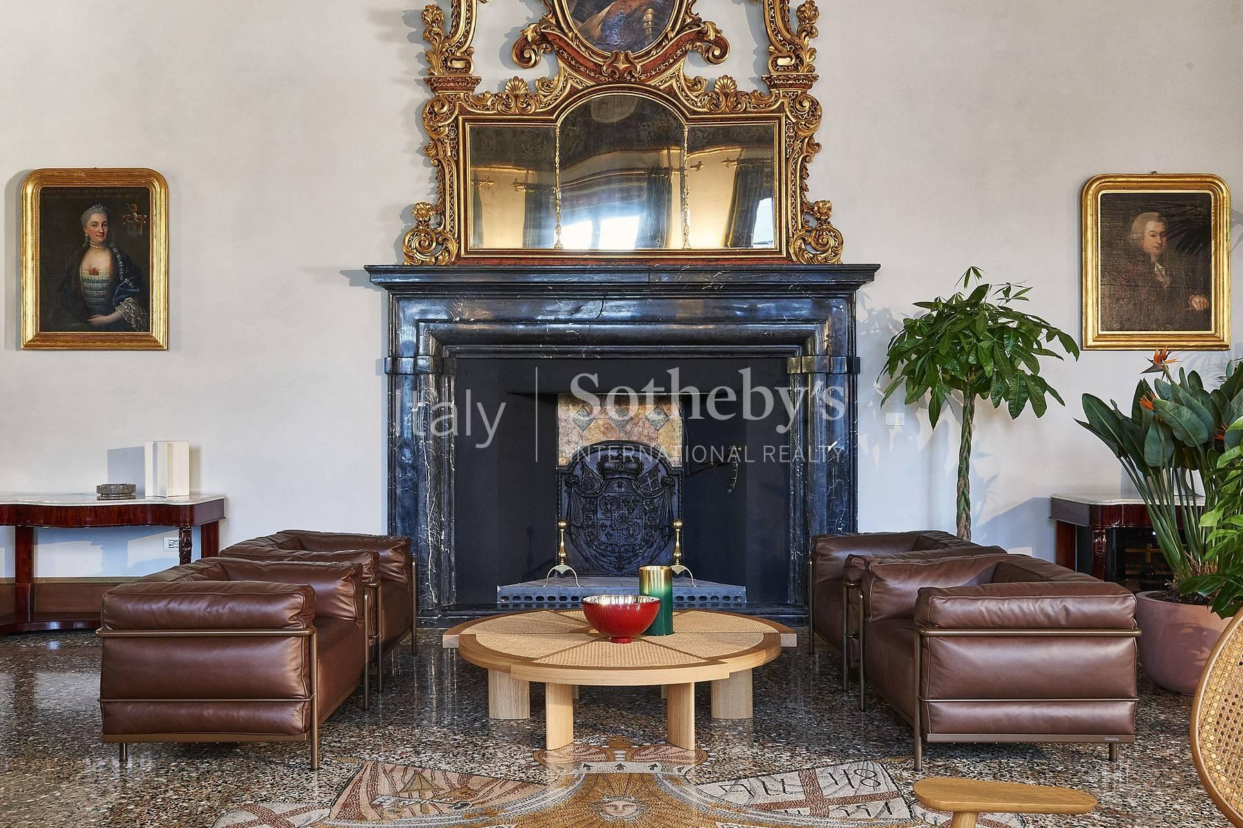 Waterfalls - The intimacy and space of a private luxury home, coupled with 5 star service - 7
