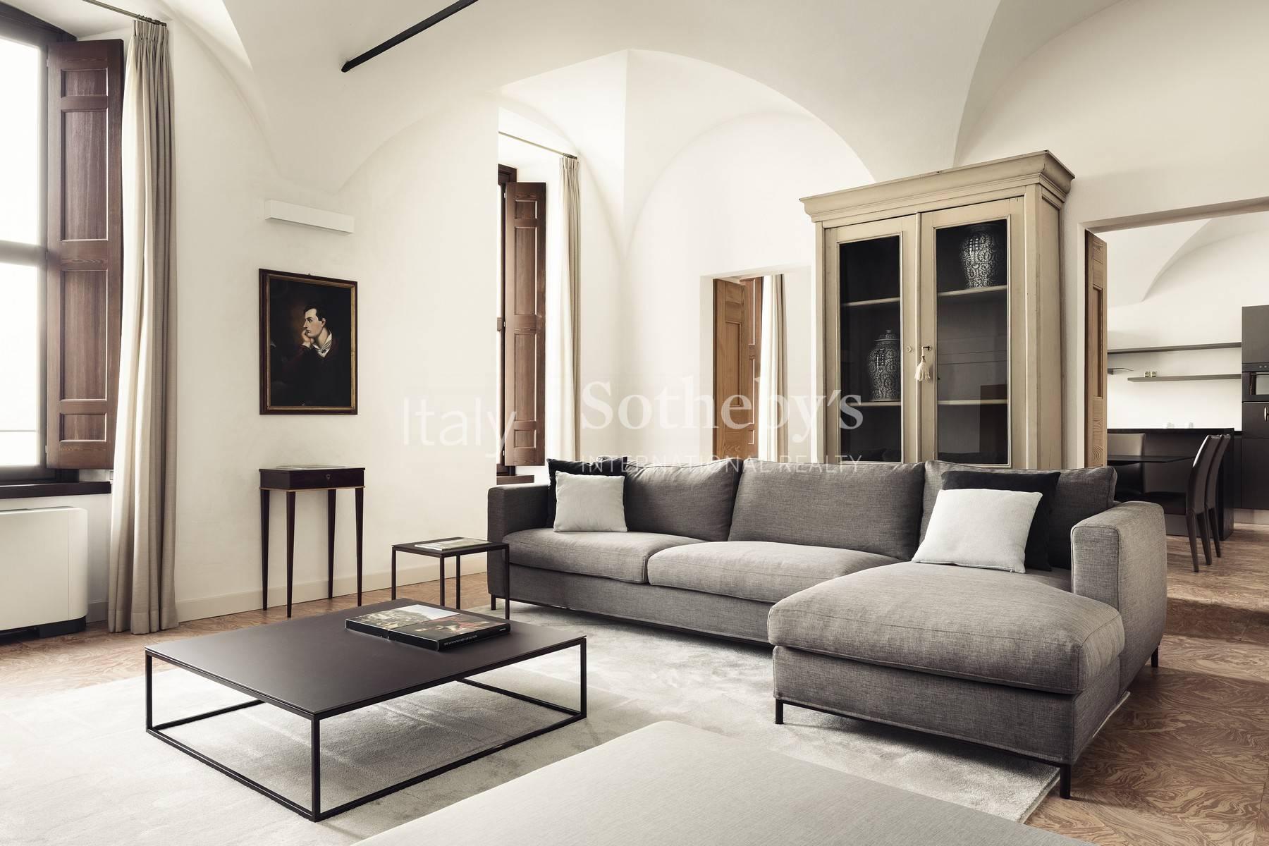 Waterfalls - The intimacy and space of a private luxury home, coupled with 5 star service - 8