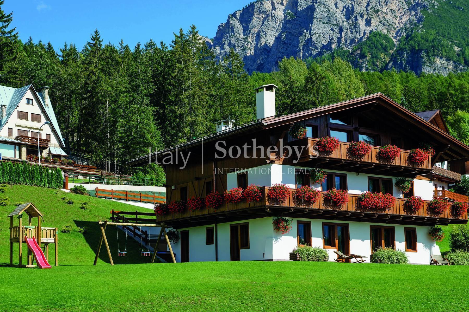 Chalet lussuoso e moderno nel cuore delle Dolomiti, in affitto, Cortina d'Ampezzo | Sotheby’s Realty Italy - 2