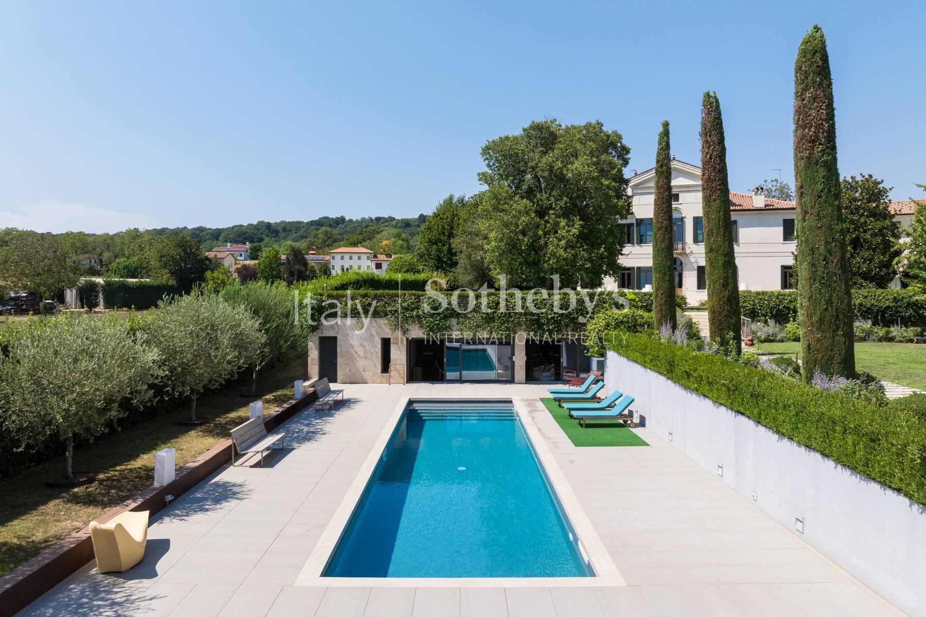 Late 17th-Century Venetian Villa with Park and Pool - 6