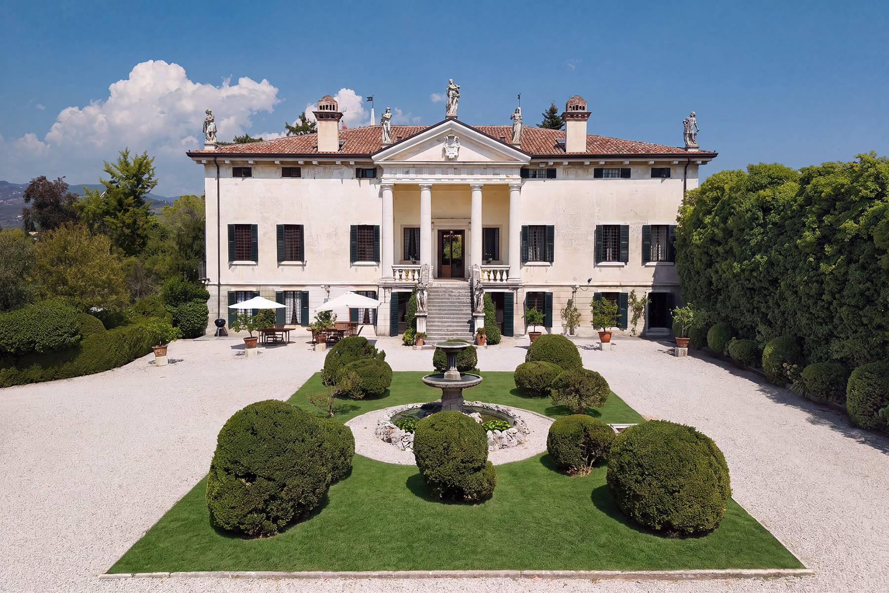 Villa in stile palladiano nel cuore della Valpolicella - 1