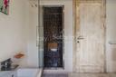Casale toscano con piscina naturale e 3 ettari di uliveto, in vendita, Barberino Tavarnelle | Sotheby’s Realty Italy - 24