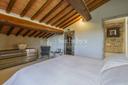 Casale toscano con piscina naturale e 3 ettari di uliveto, in vendita, Barberino Tavarnelle | Sotheby’s Realty Italy - 21