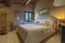 Casale toscano con piscina naturale e 3 ettari di uliveto, in vendita, Barberino Tavarnelle | Sotheby’s Realty Italy - 11
