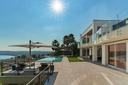 Prestigiosa villa con piscina e vista mozzafiato sul lago, in vendita, San Felice del Benaco | Sotheby’s Realty Italy - 1