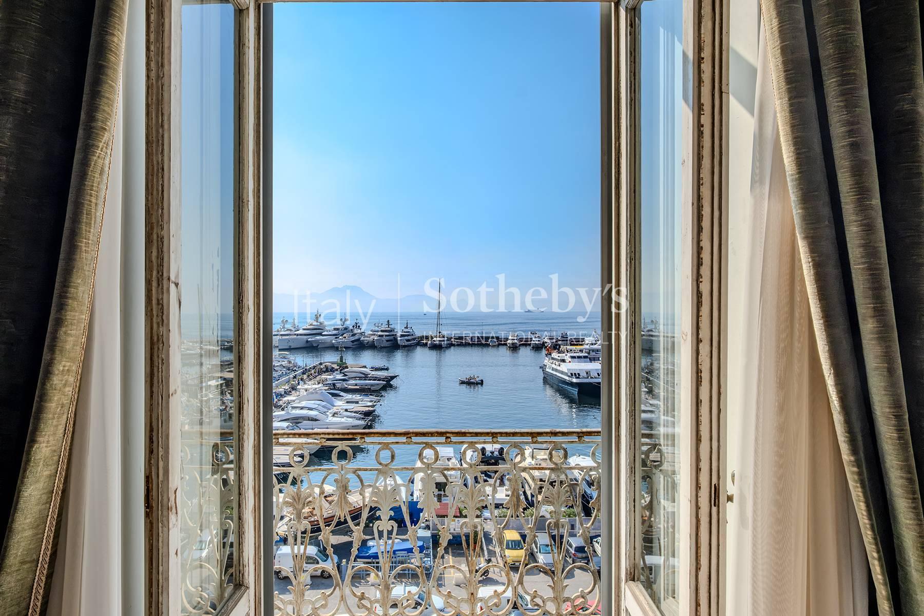 Ampia residenza panoramica in Via Caracciolo, in vendita, Napoli | Sotheby’s Realty Italy - 3