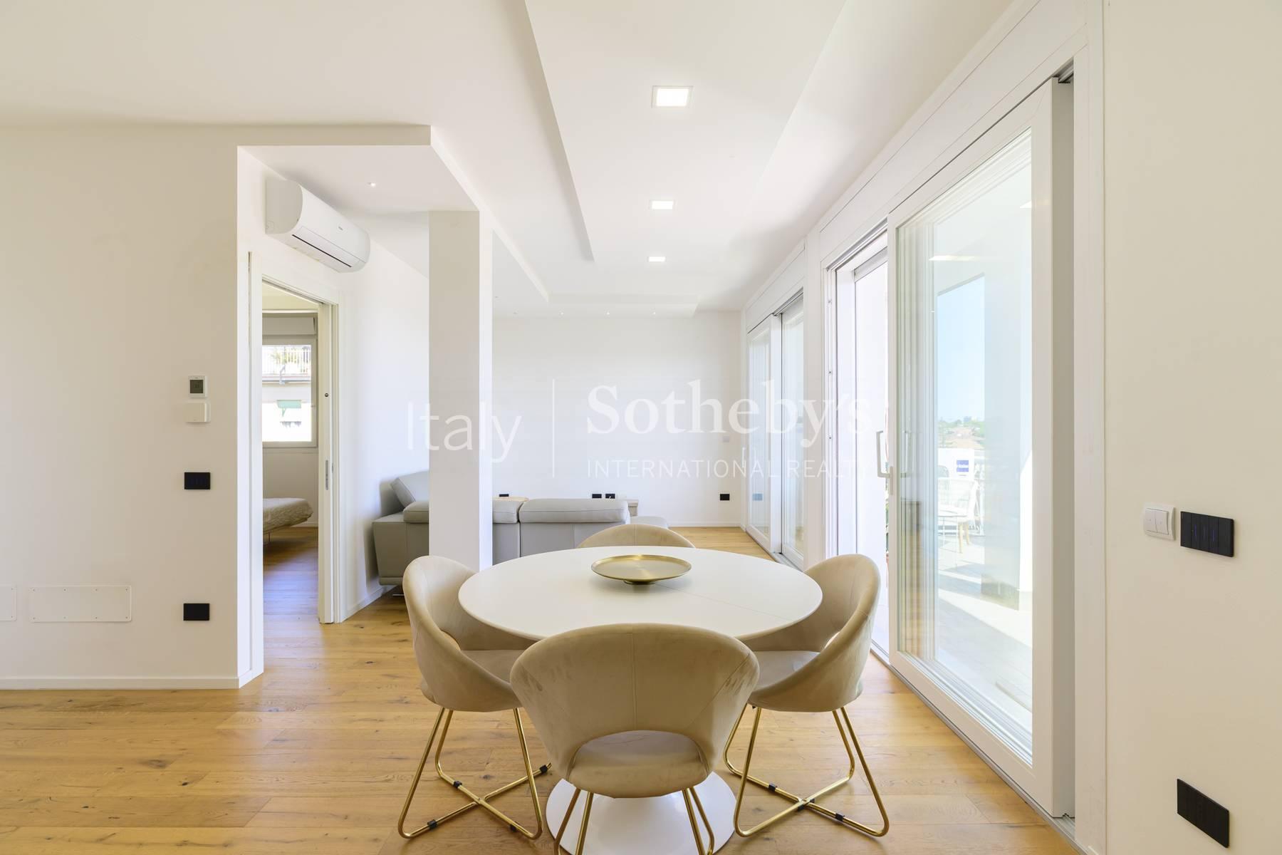 Appartamento ristrutturato con terrazzo abitabile - 4