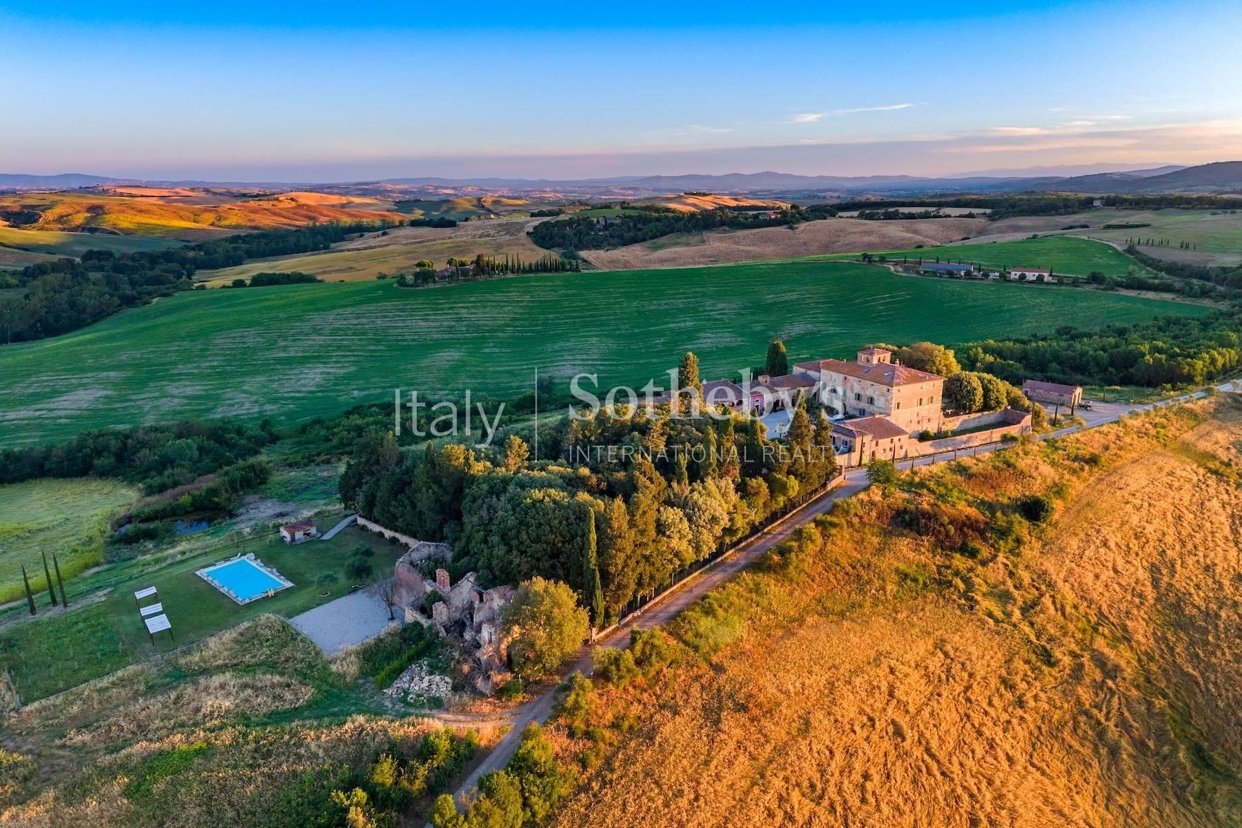 Storico borgo con attività ricettiva nel cuore della Toscana - 5