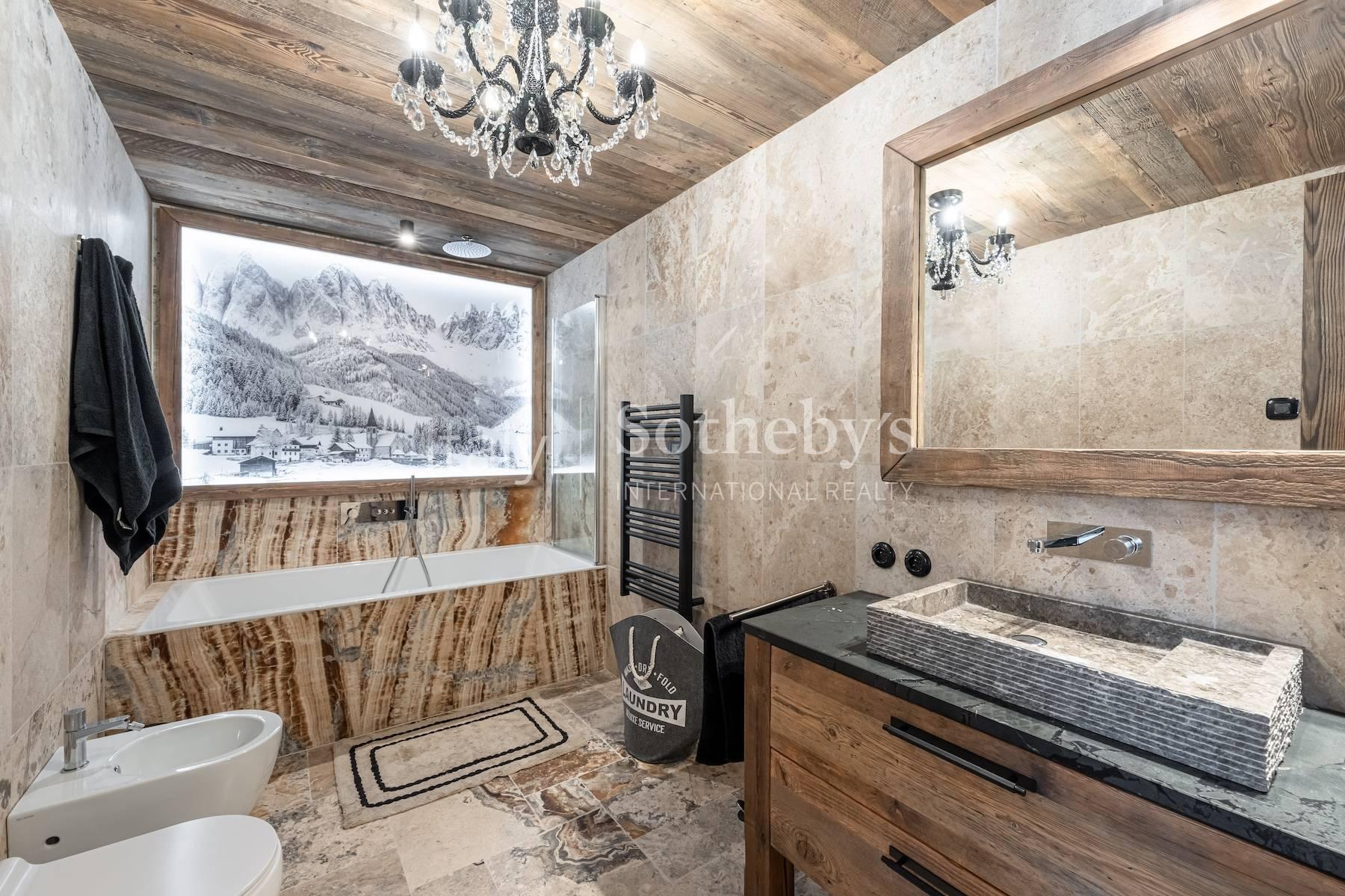Esclusiva residenza alpina sul  Sellaronda, in vendita, Canazei | Sotheby’s Realty Italy - 14