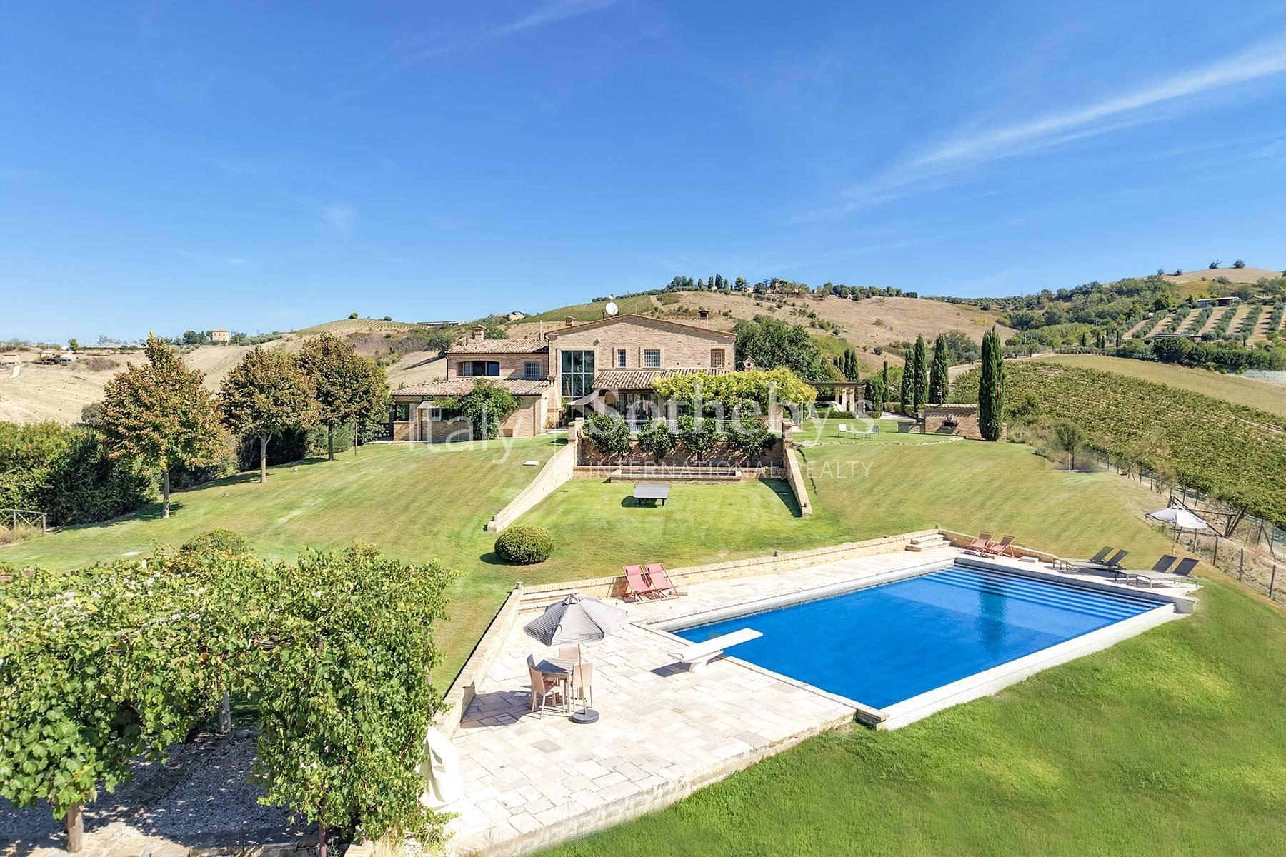 Casale con vigneti e piscina nel cuore delle Marche - 3