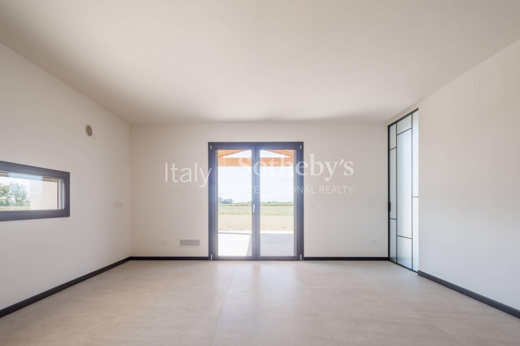 Villa contemporanea con parco e massima efficienza certificata, in vendita, Prata di Pordenone | Sotheby’s Realty Italy - 9