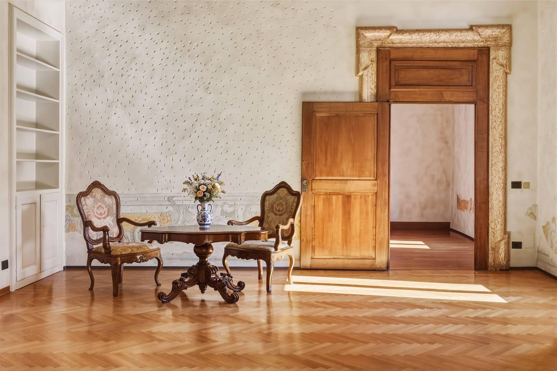 Prestigiosa residenza in palazzo storico nel centro di Verona - 1