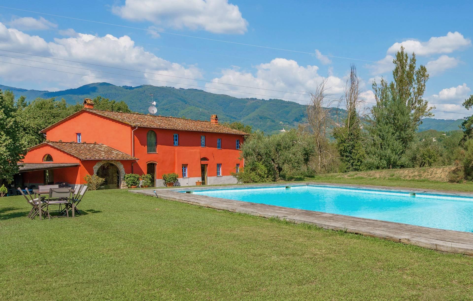 Tenuta di campagna con piscina e scuderie - 1