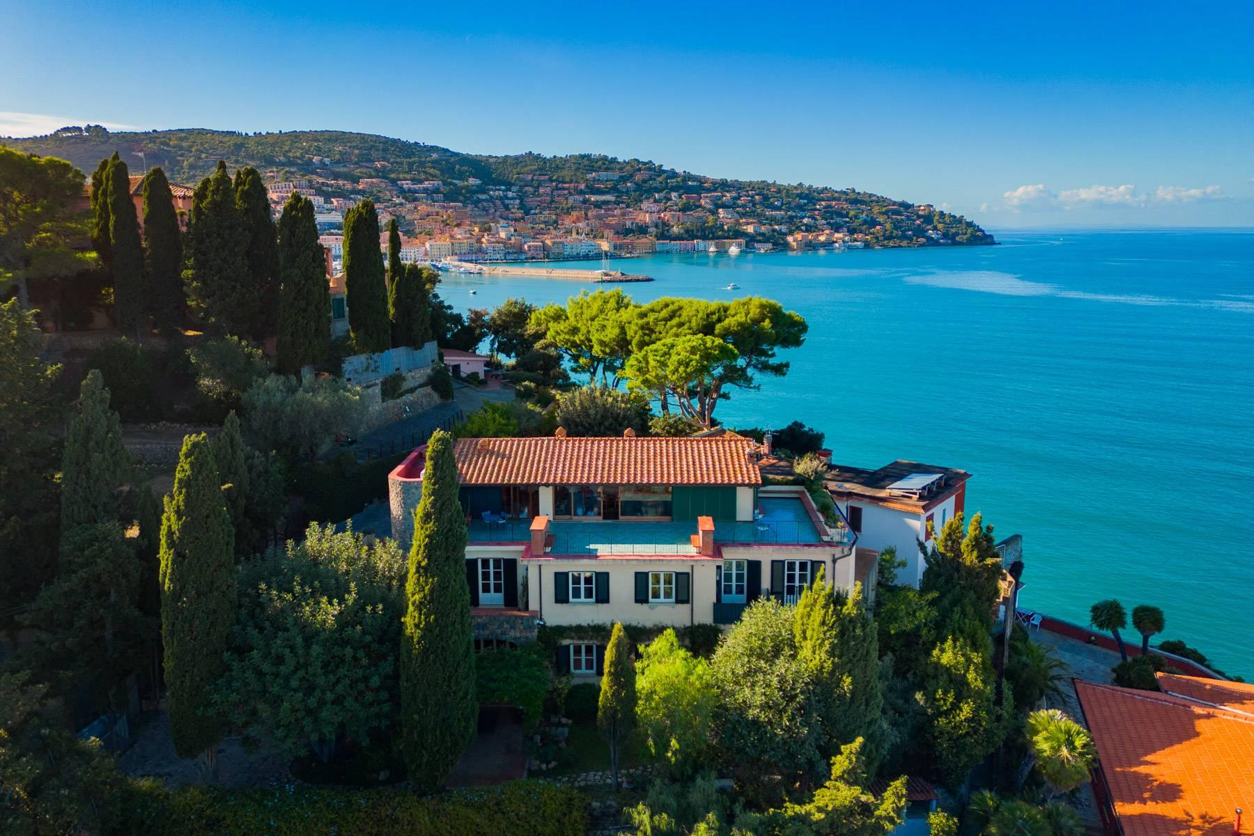 Spectacular waterfront villa with panoramic views - 1