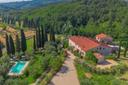 Autentico borgo toscano con agriturismo, in vendita, Pistoia | Sotheby’s Realty Italy - 1