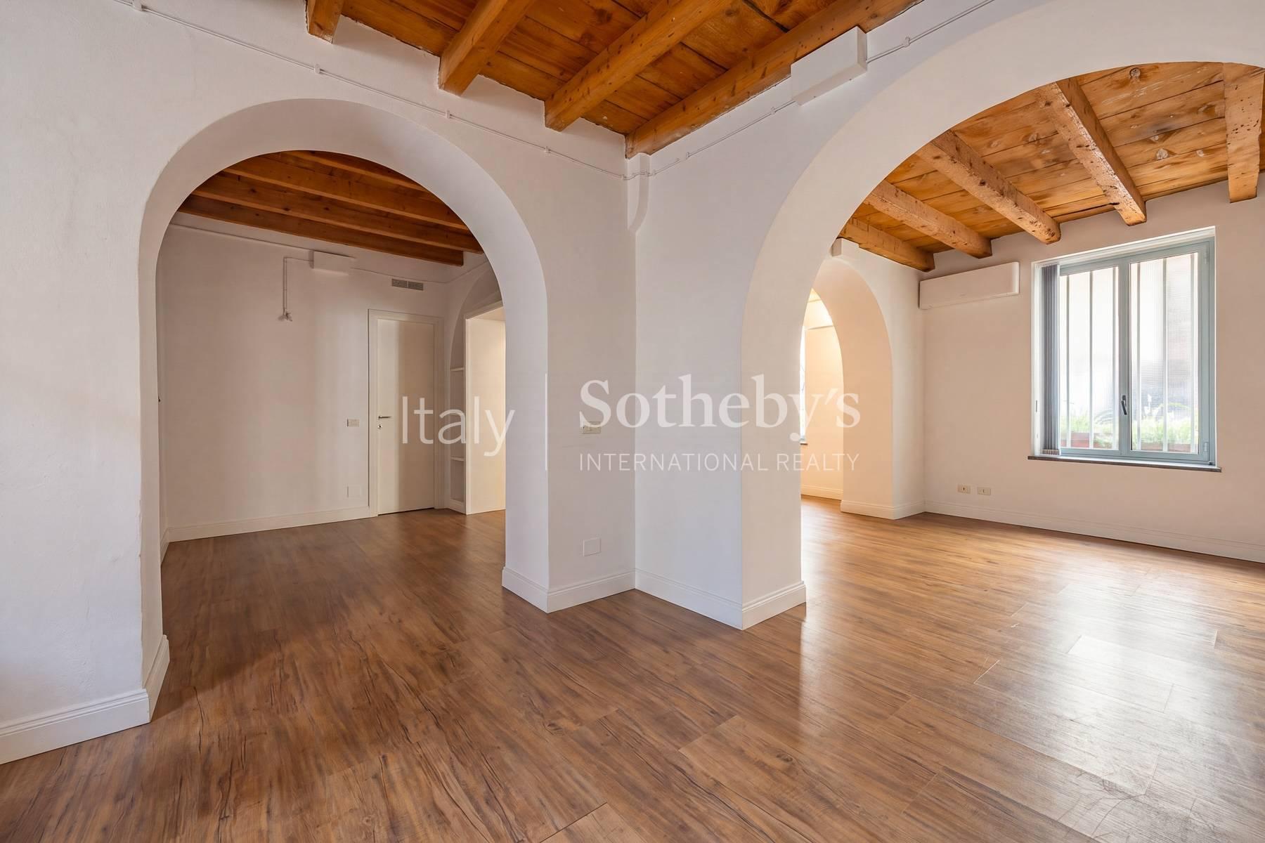 Bright open space in the Brera district - 4