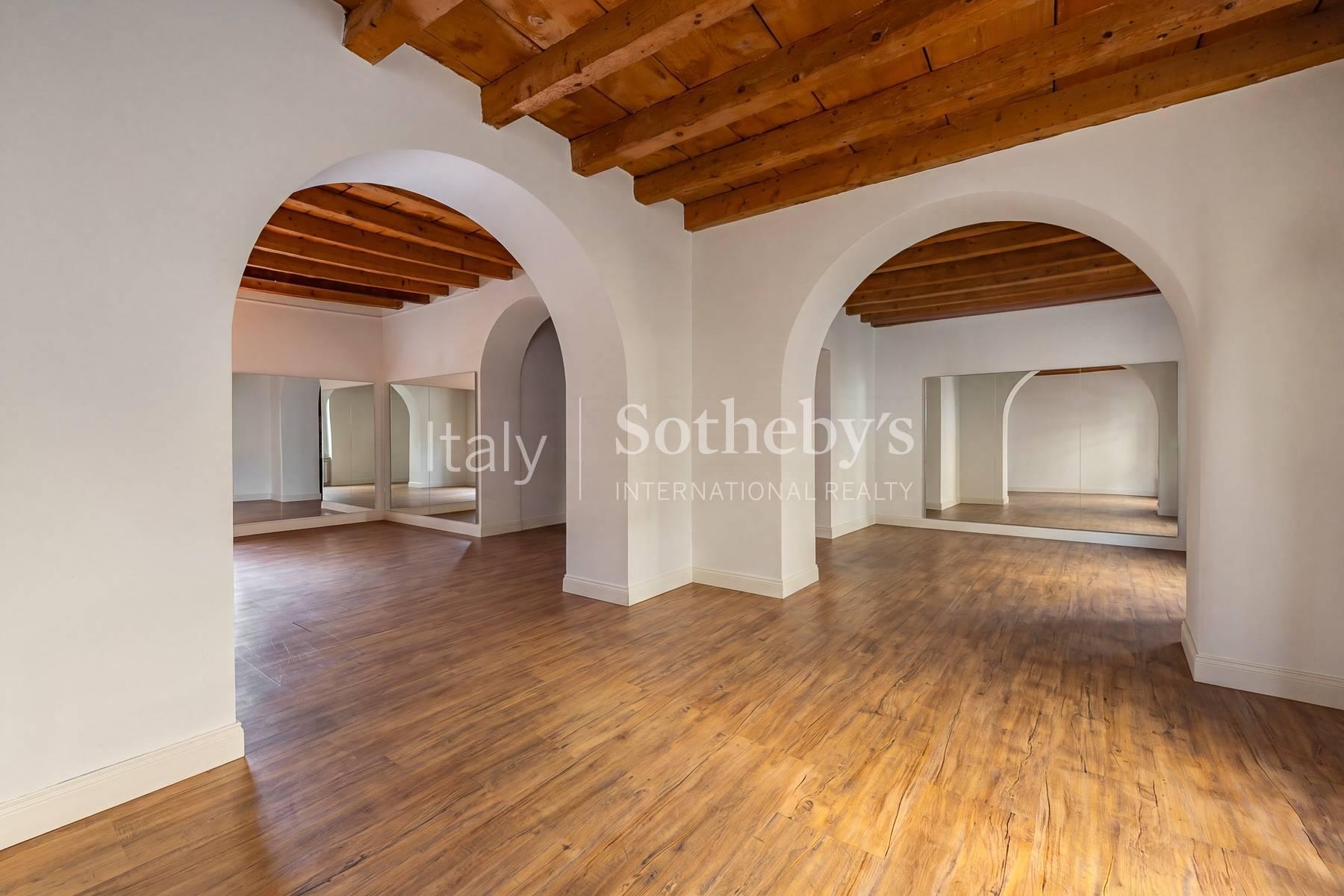 Bright open space in the Brera district - 5