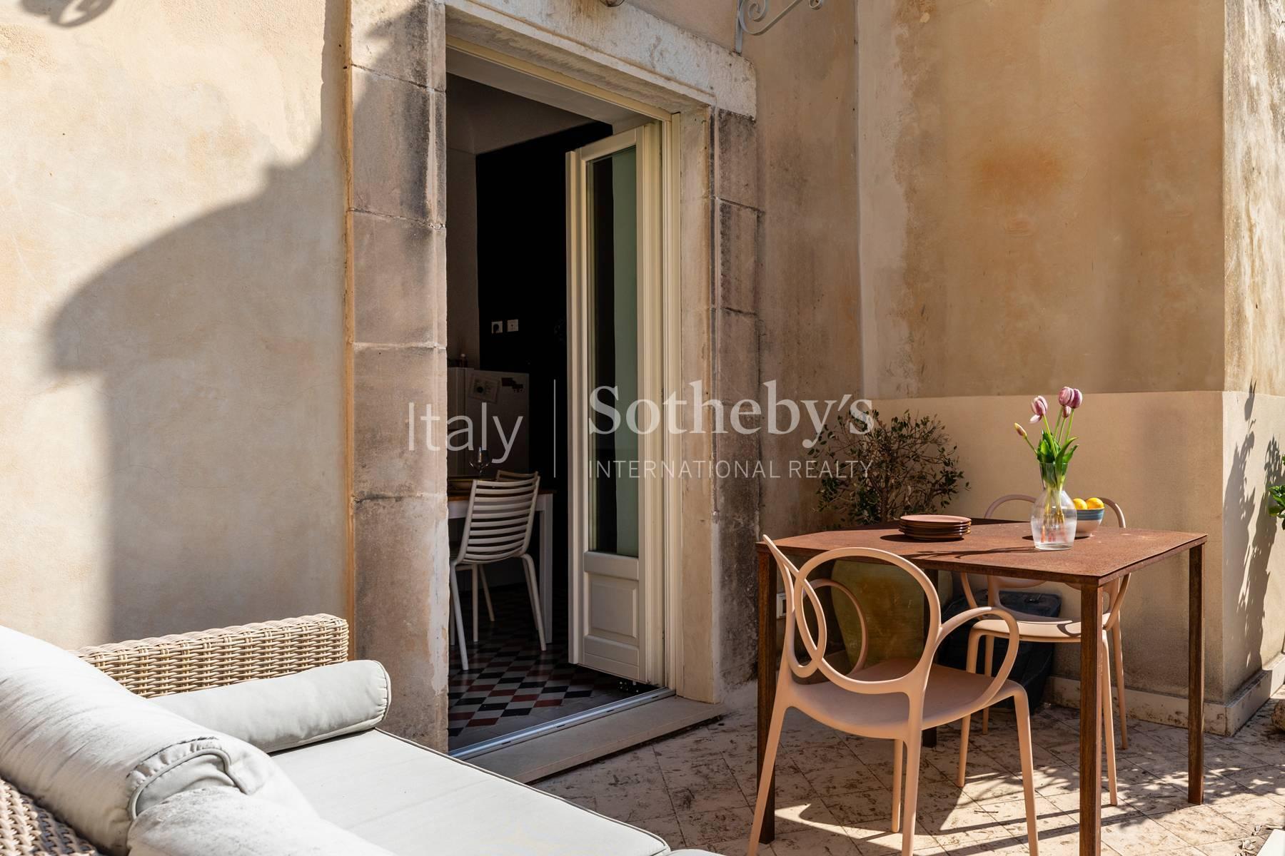 A charming detached house with a terrace in the historic centre of Modica - 2