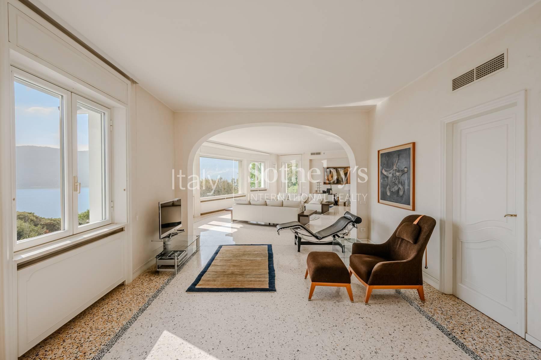 Elegant Villa with a Historic Park and Lake Views - 4