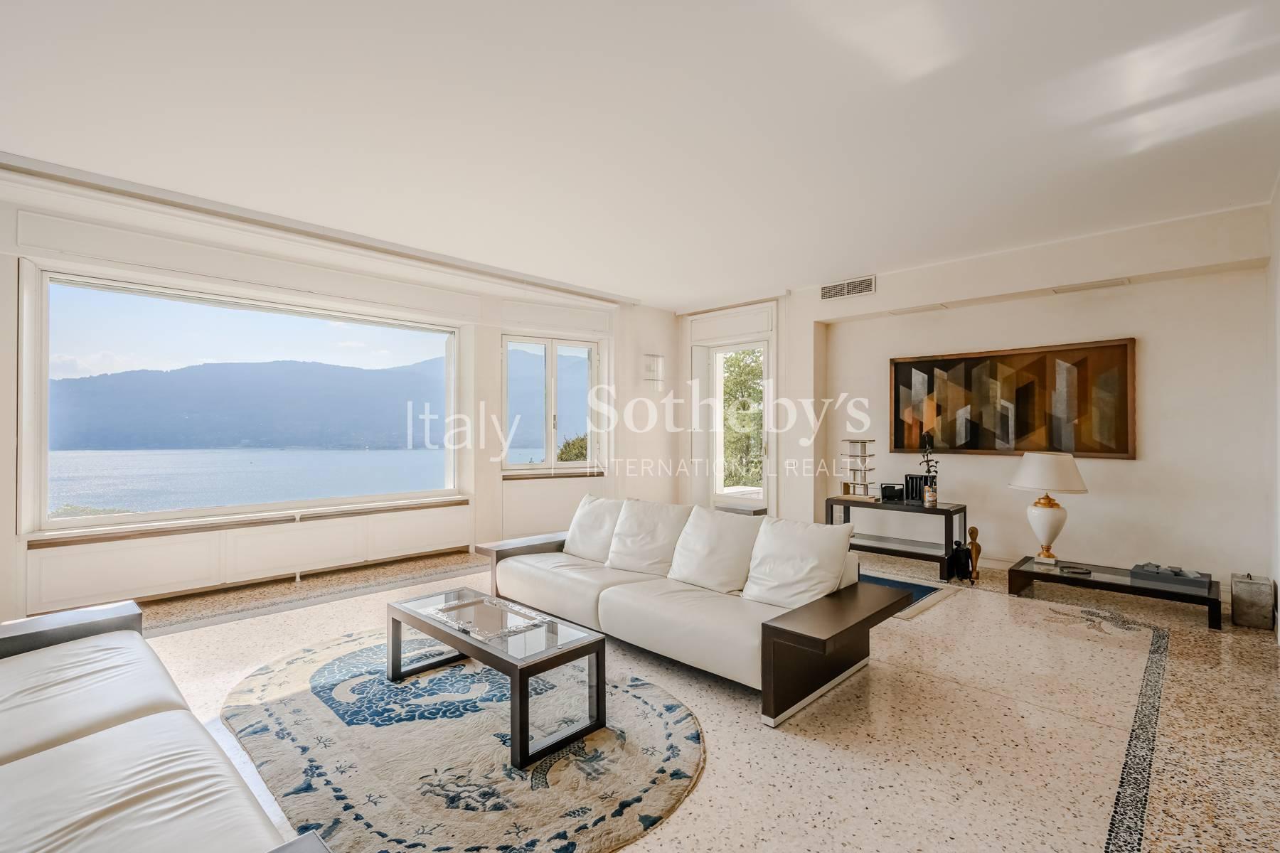 Elegant Villa with a Historic Park and Lake Views - 6