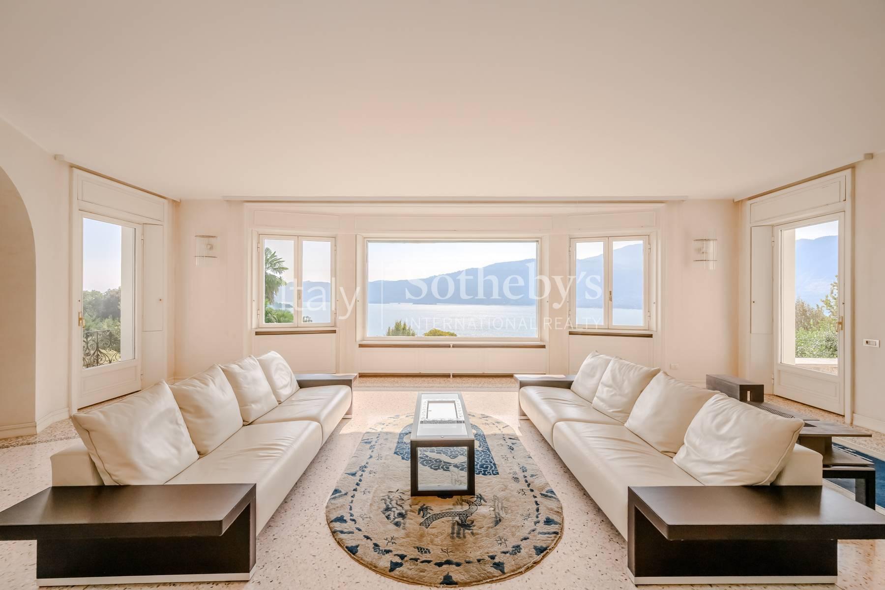 Elegant Villa with a Historic Park and Lake Views - 7