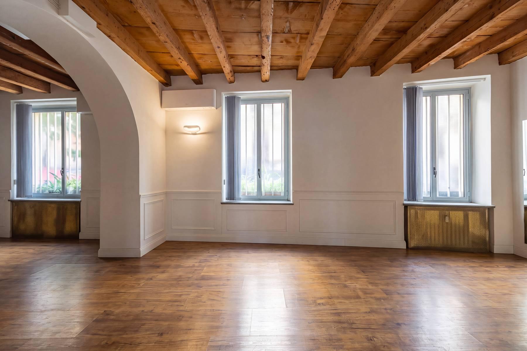 Bright open space in the Brera district - 1