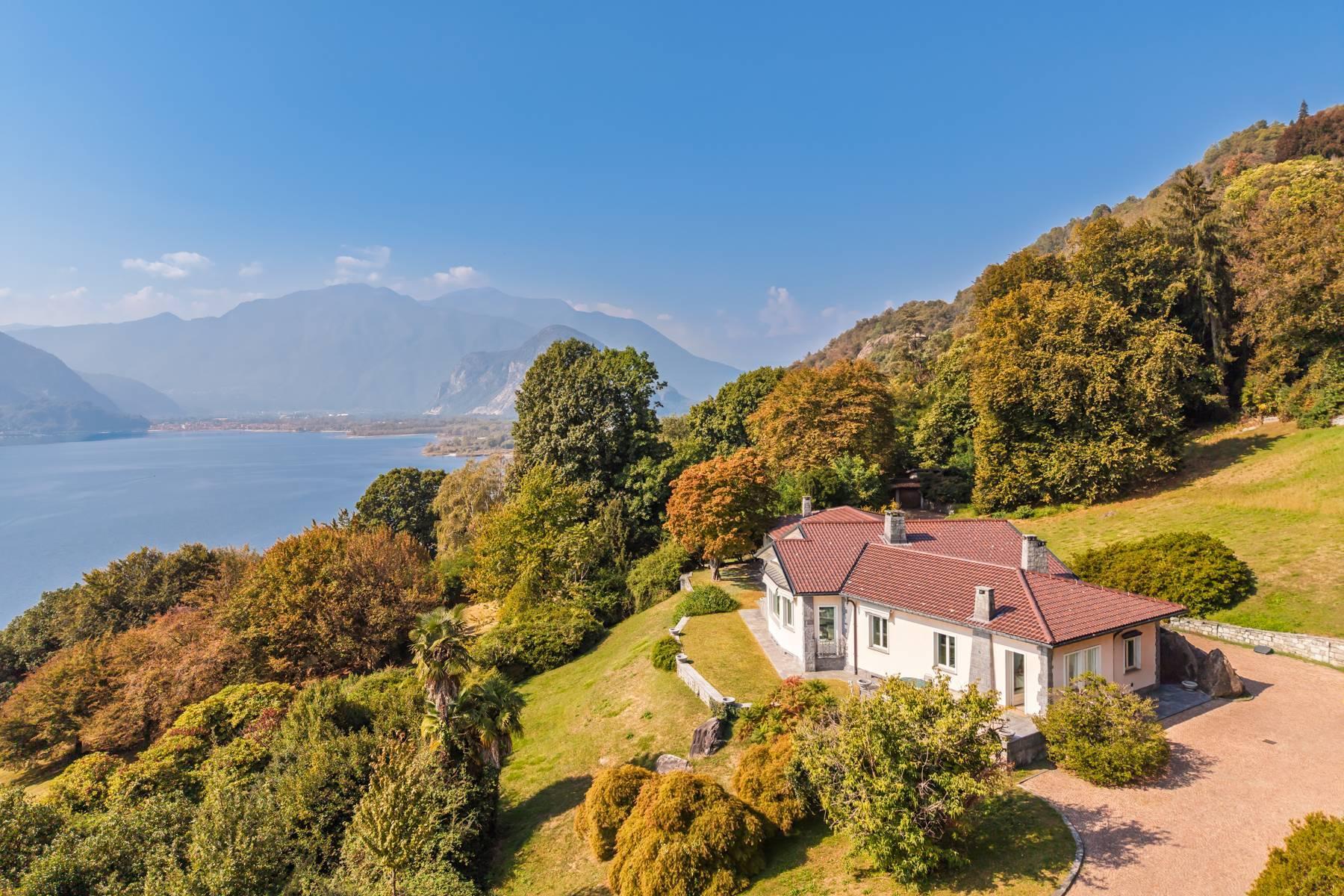 Elegant Villa with a Historic Park and Lake Views - 1