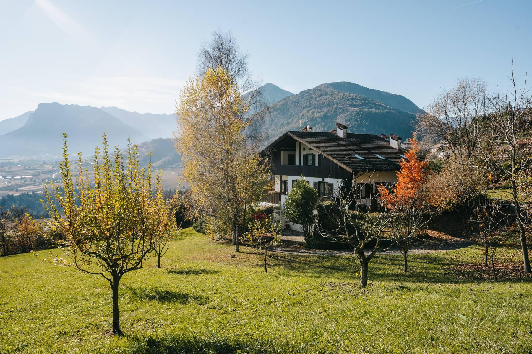Villa montana con parco e vista panoramica - 1