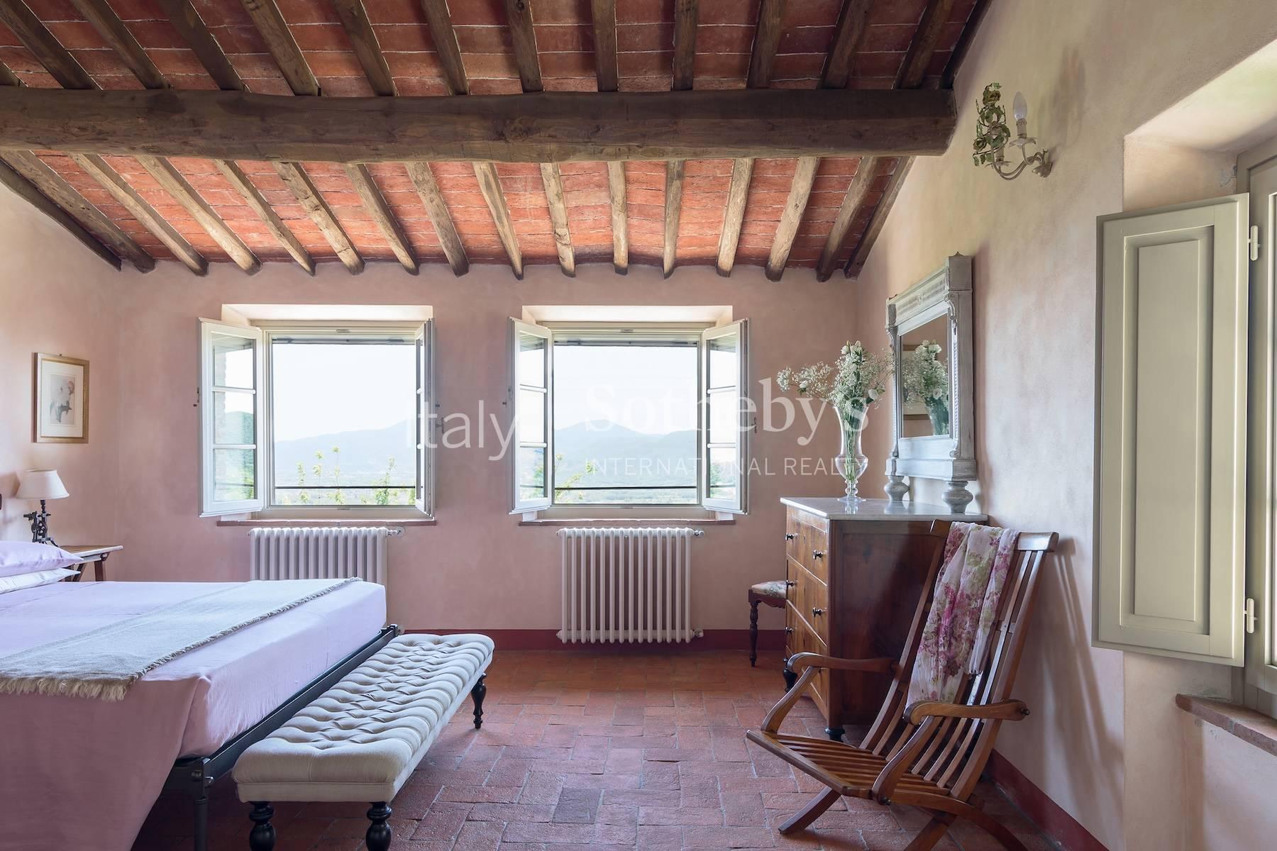 Casale storico in pietra con panorama unico e vigneti, in vendita, Lucca | Sotheby’s Realty Italy - 17